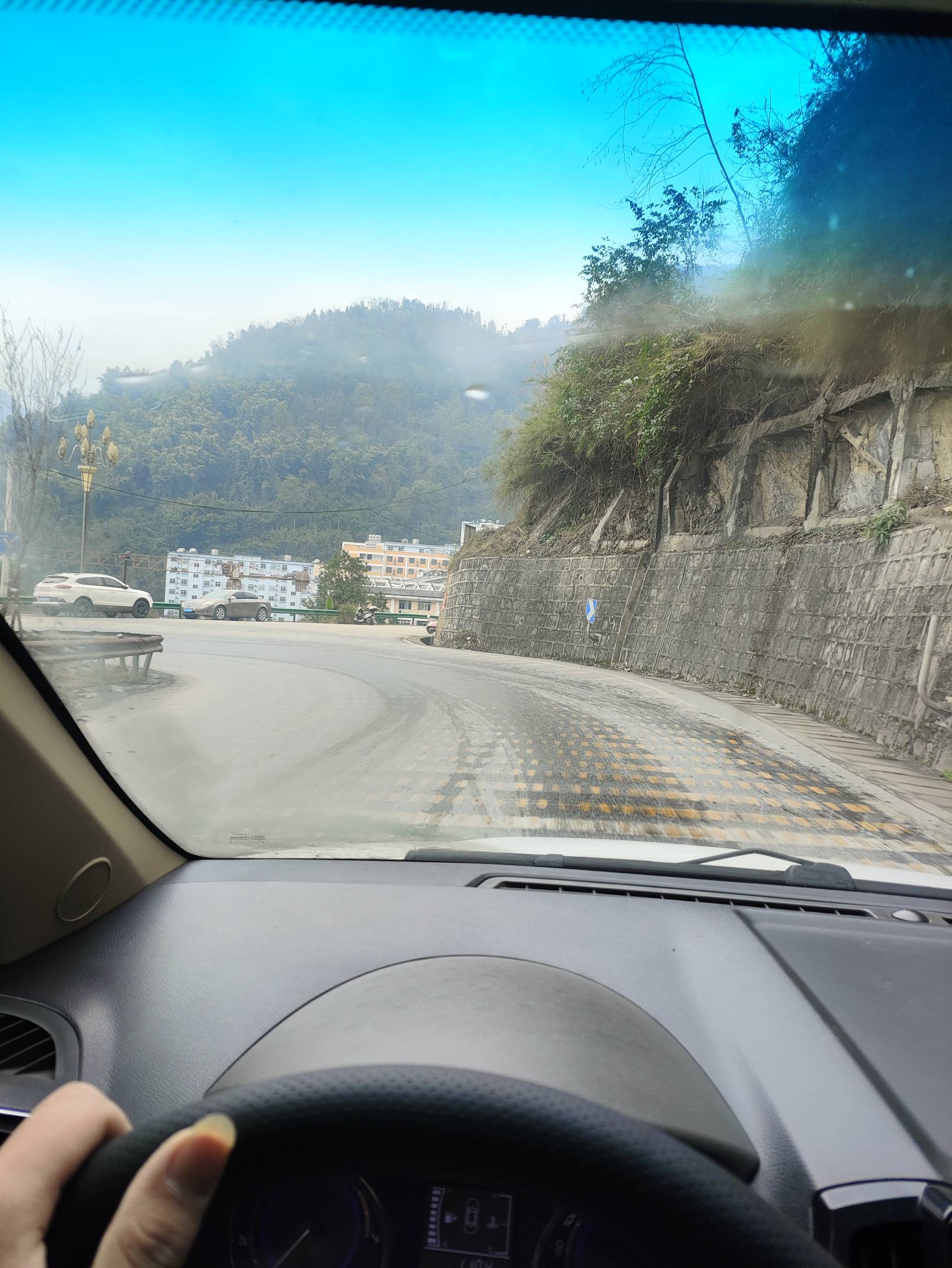 带着昨天的申请毛钱回老家了

92 / 作者:昂xo123 / 