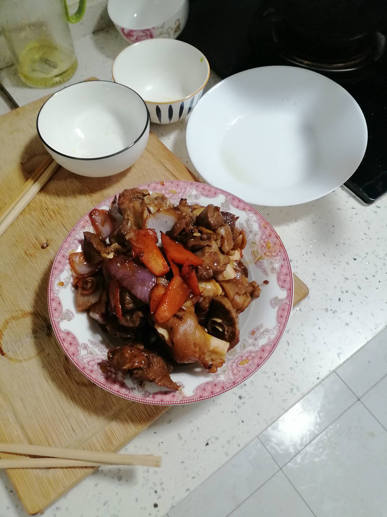 小小厨艺展示，老哥们先吃


81 / 作者:故事大王磨推鬼 / 