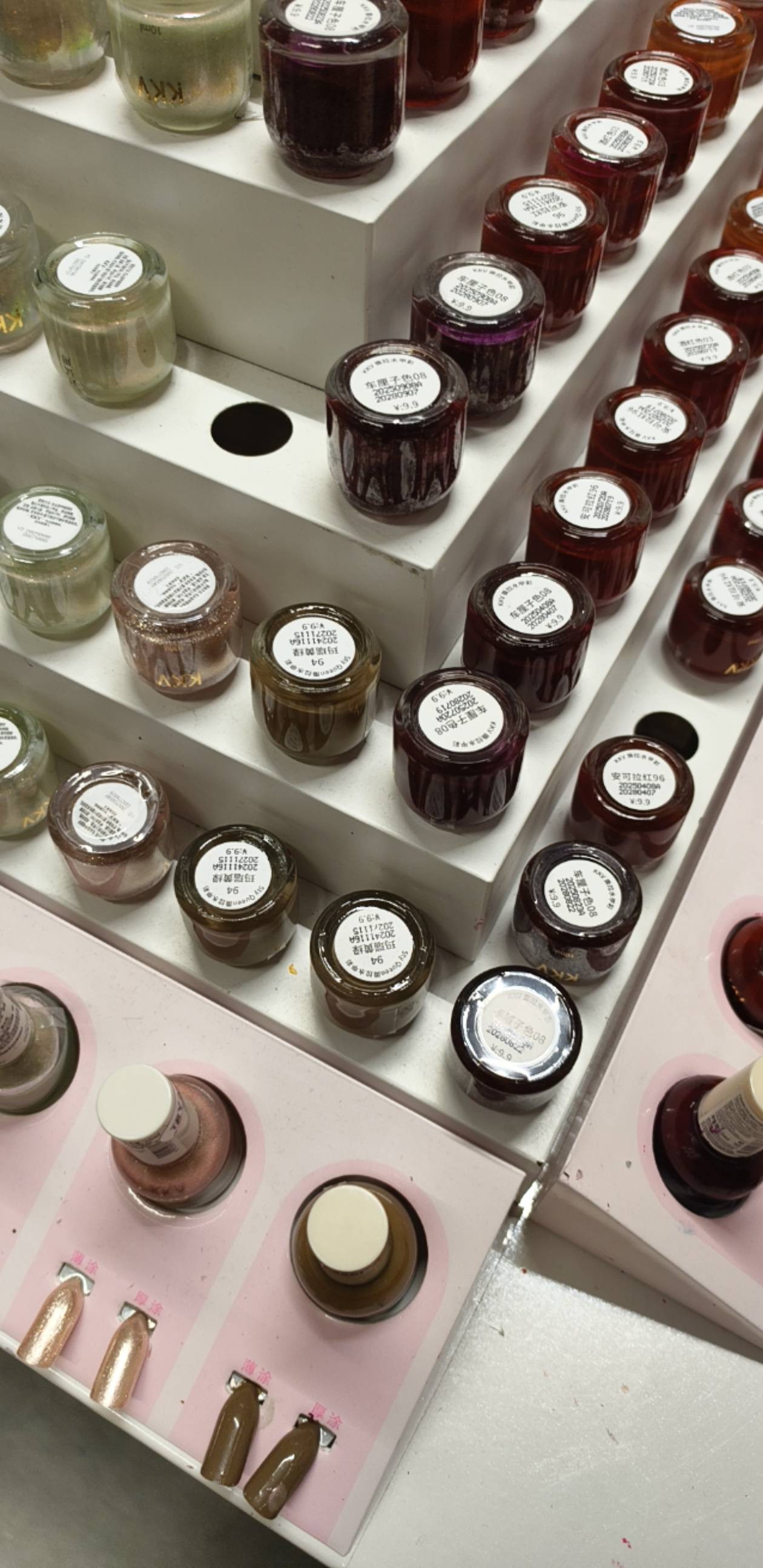 卡农有没有小j姐，我给你做美甲！
给你弄的好好看，美美的！


50 / 作者:昨日过往 / 