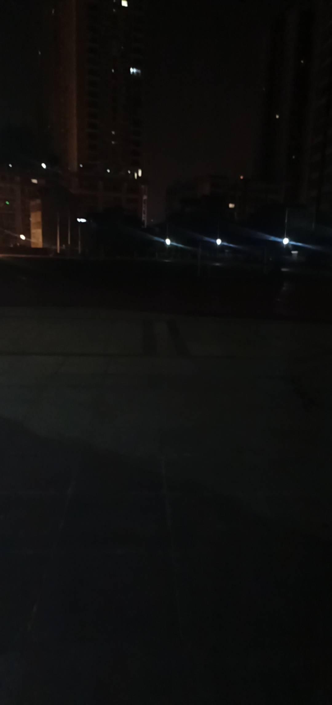 夜 好黑

20 / 作者:v18883340973 / 