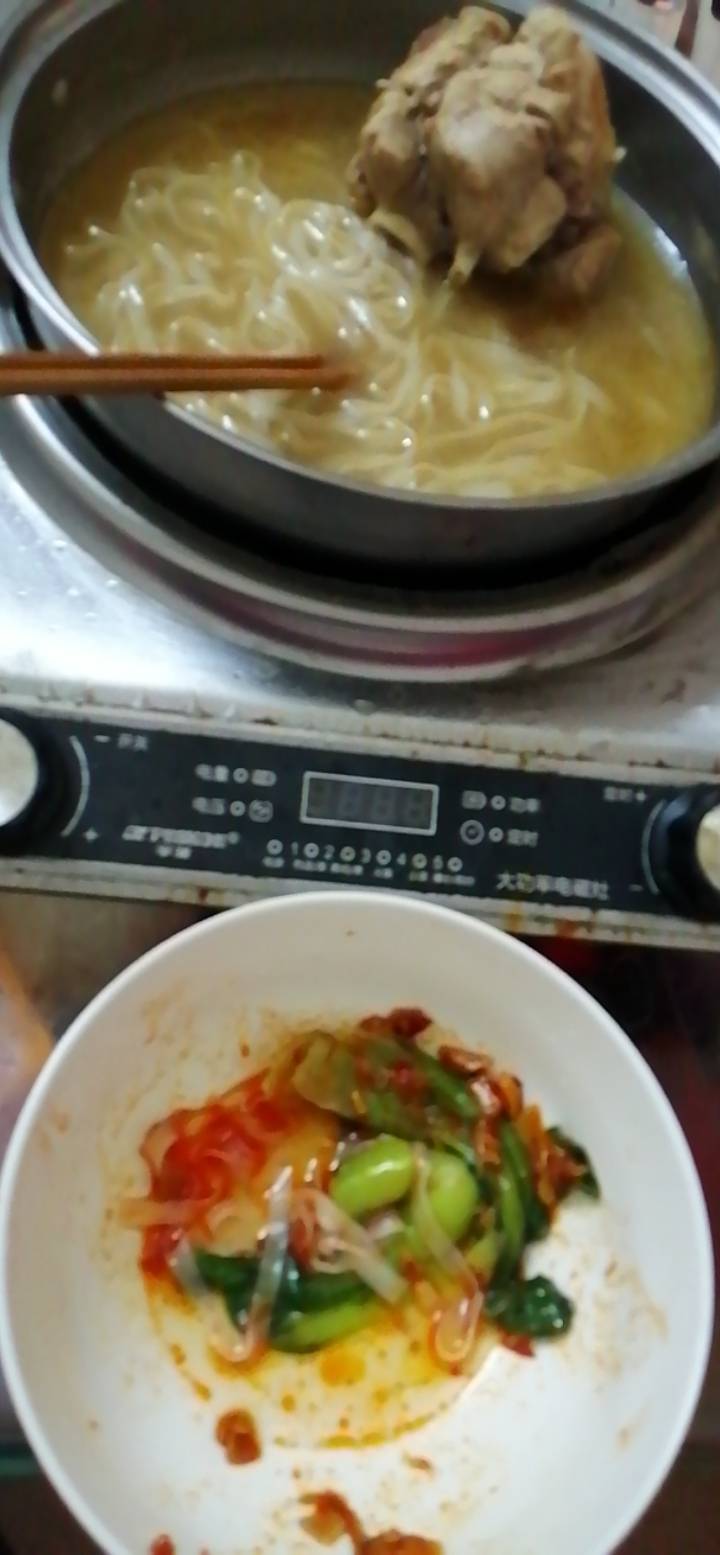 老广早餐店瘦肉粉6元？

95 / 作者:专业吃席 / 