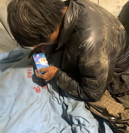 我去这是哪儿个老哥在玩三角洲

77 / 作者:假老哥真挂壁 / 