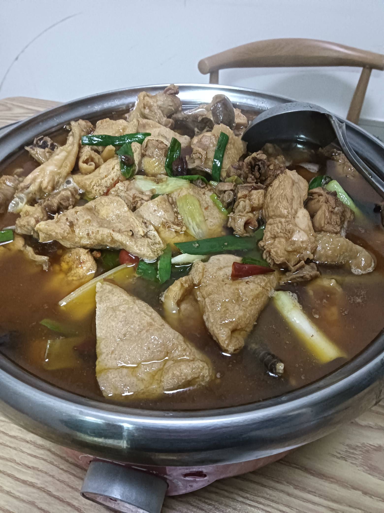 吃饭

17 / 作者:卡农鼻祖 / 