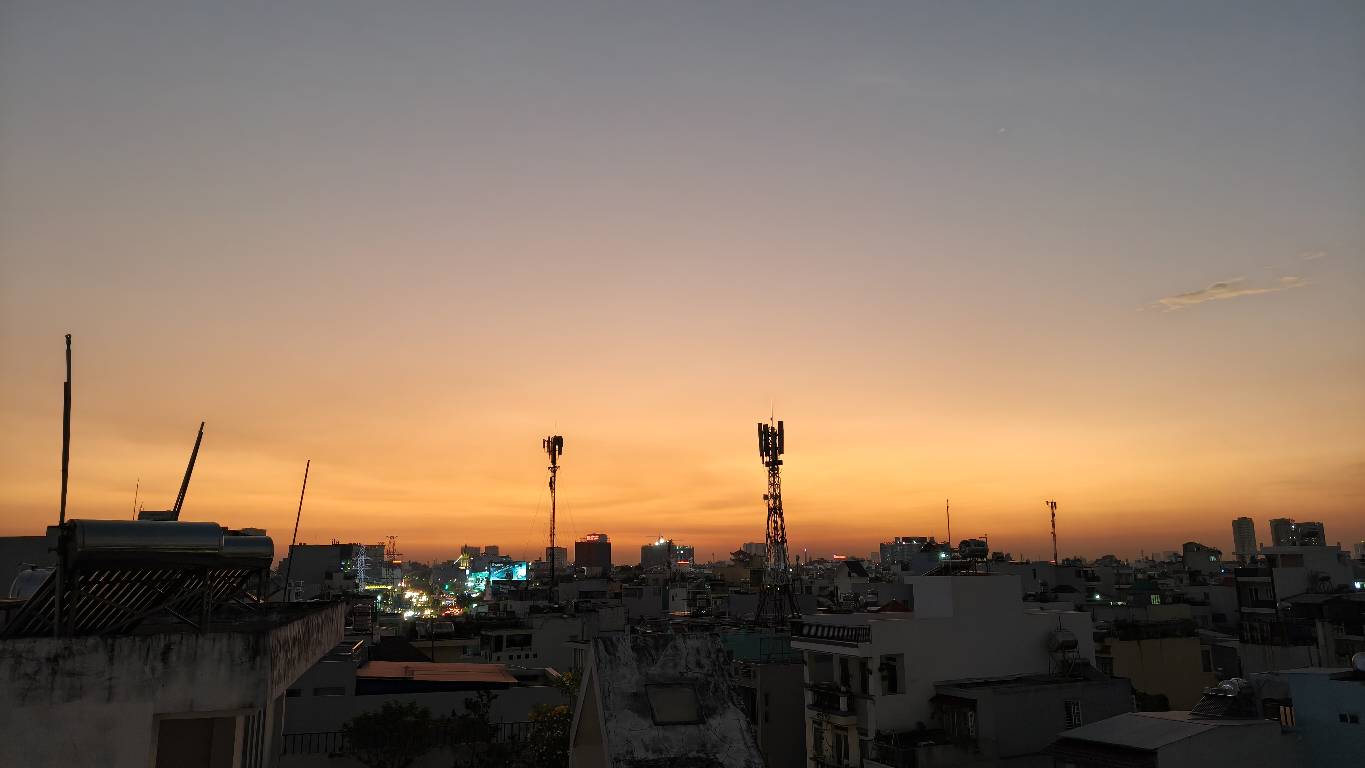 老哥们，黄金今年会涨到1600，都可以去梭哈。

46 / 作者:一剑光寒十四洲 / 