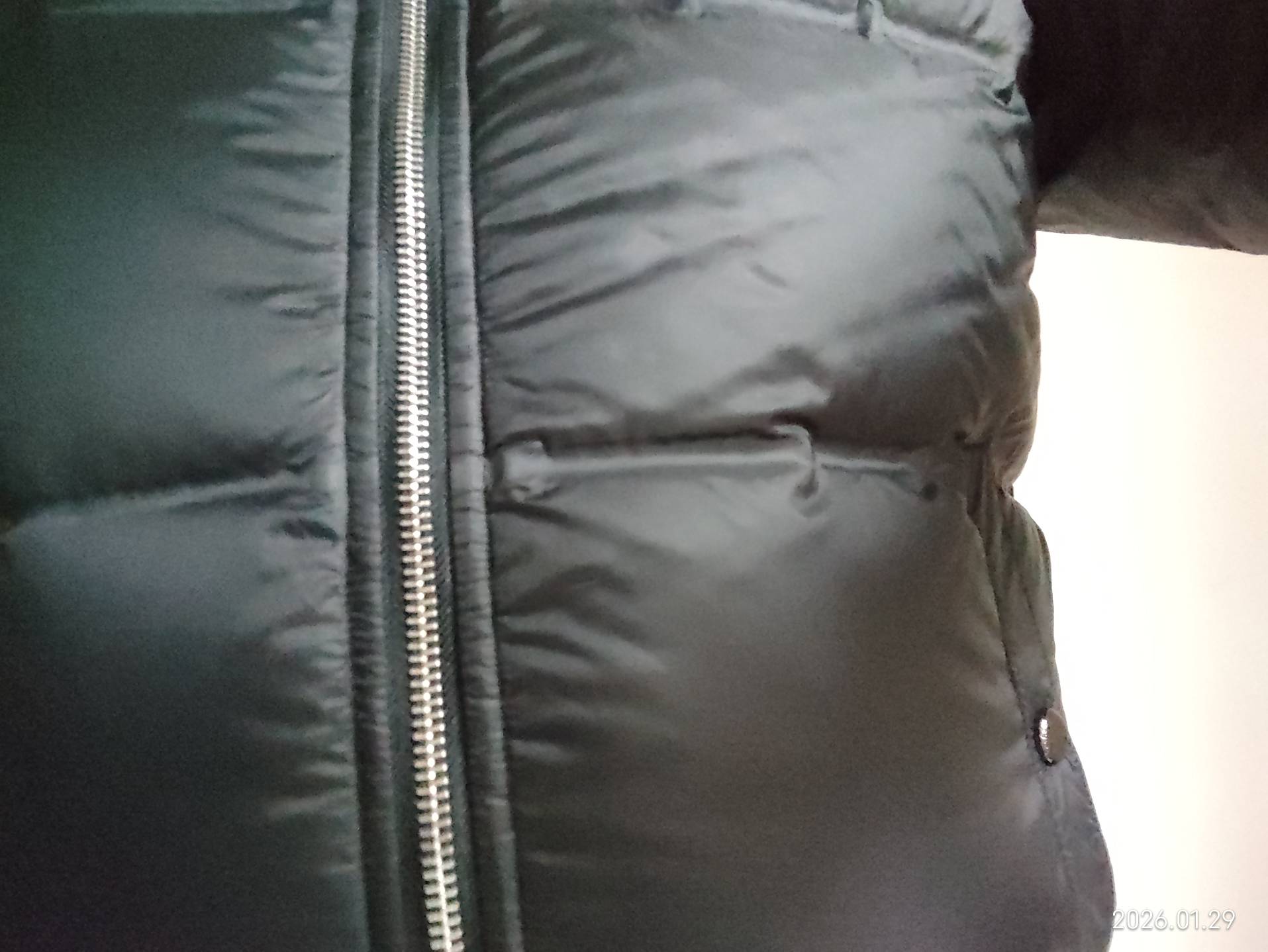 老公们，花600多网上买了件羽绒服，收到货很皱怎么办？，这还是上身效果都这么皱，脱50 / 作者:红菜苔 / 