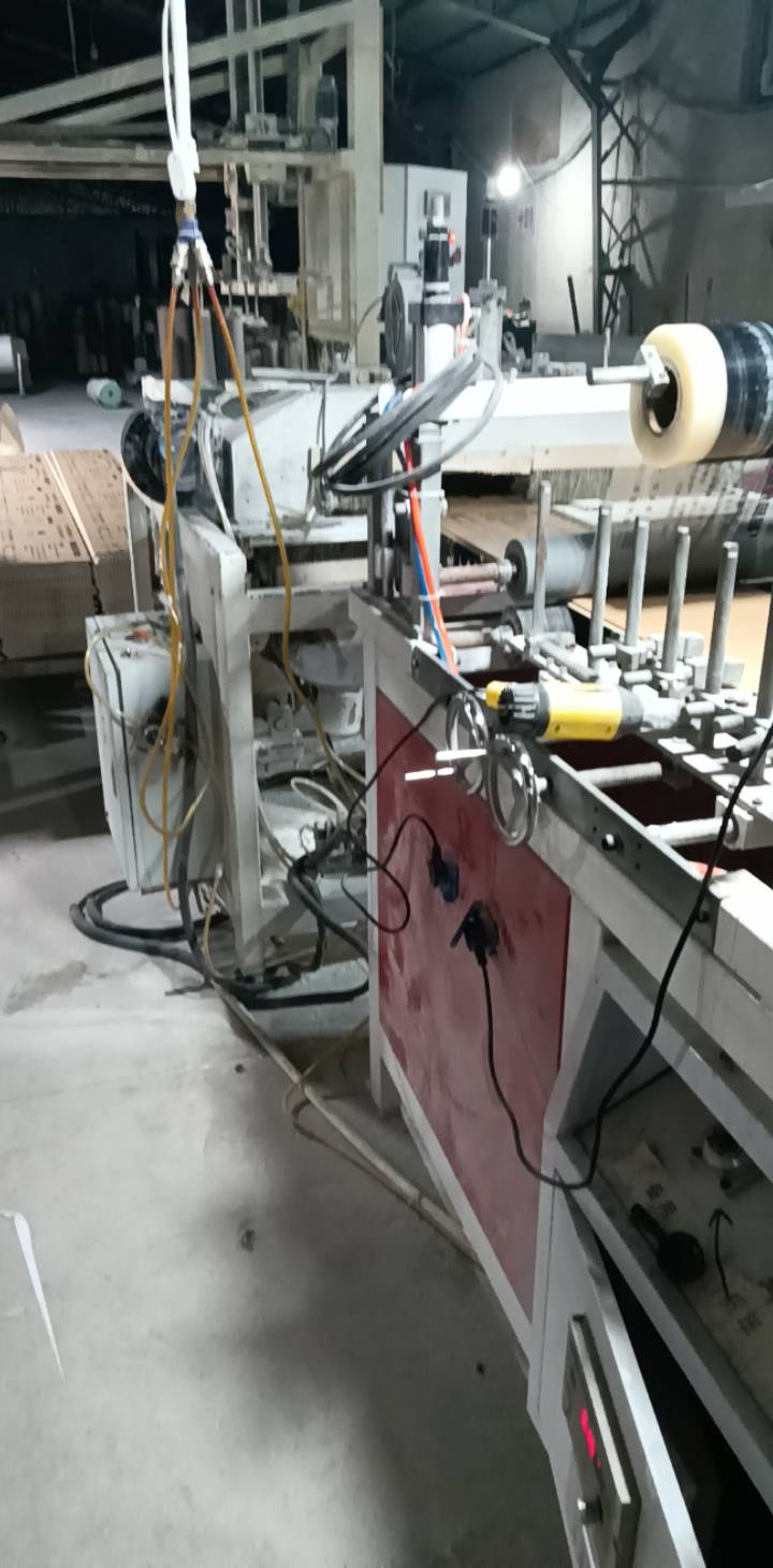 还有一小时下班，200到手，干19天各

100 / 作者:无羊毛111 / 