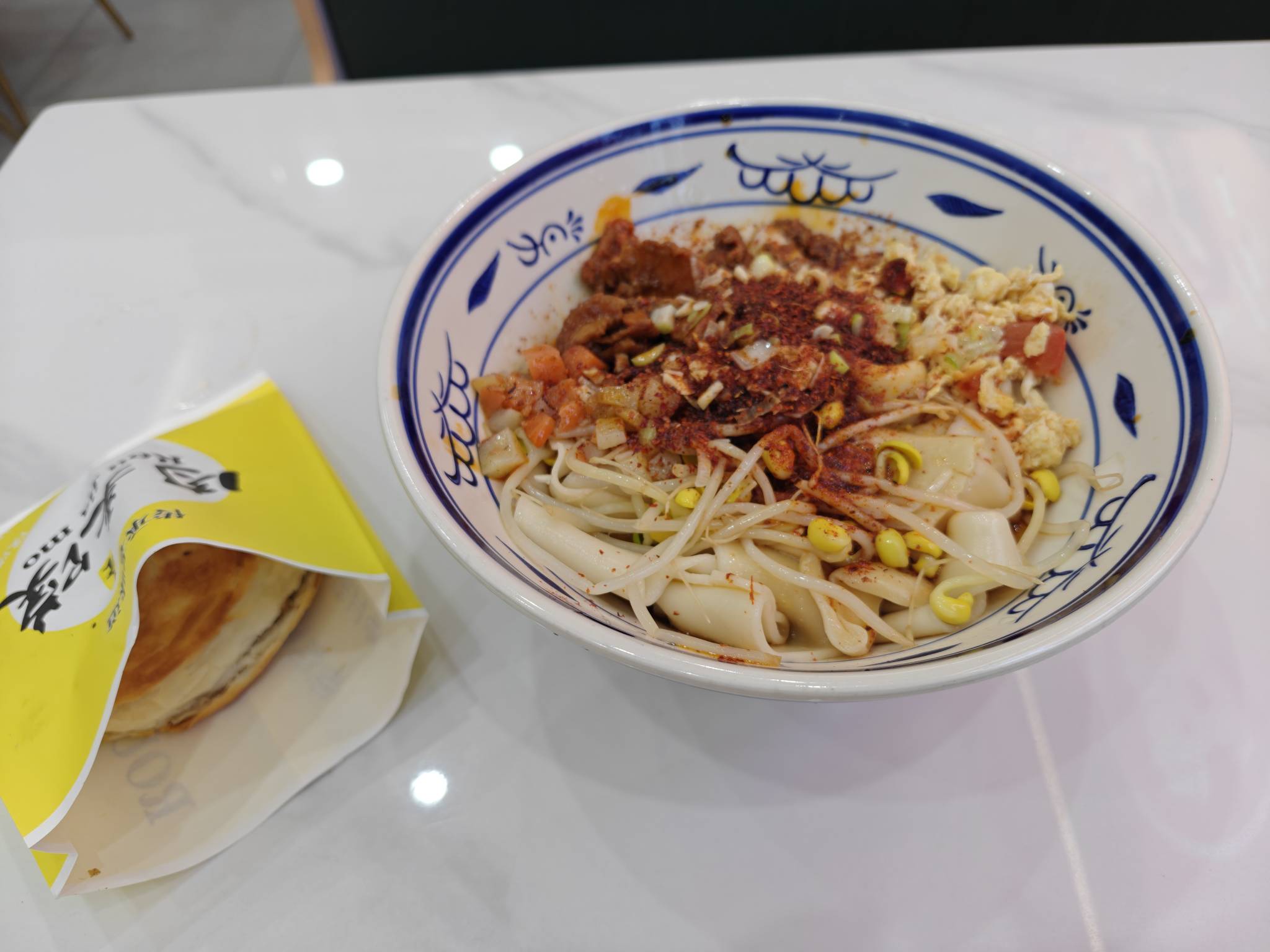 老哥们一碗面一个肉夹馍26值不值？

80 / 作者:❤️.. / 