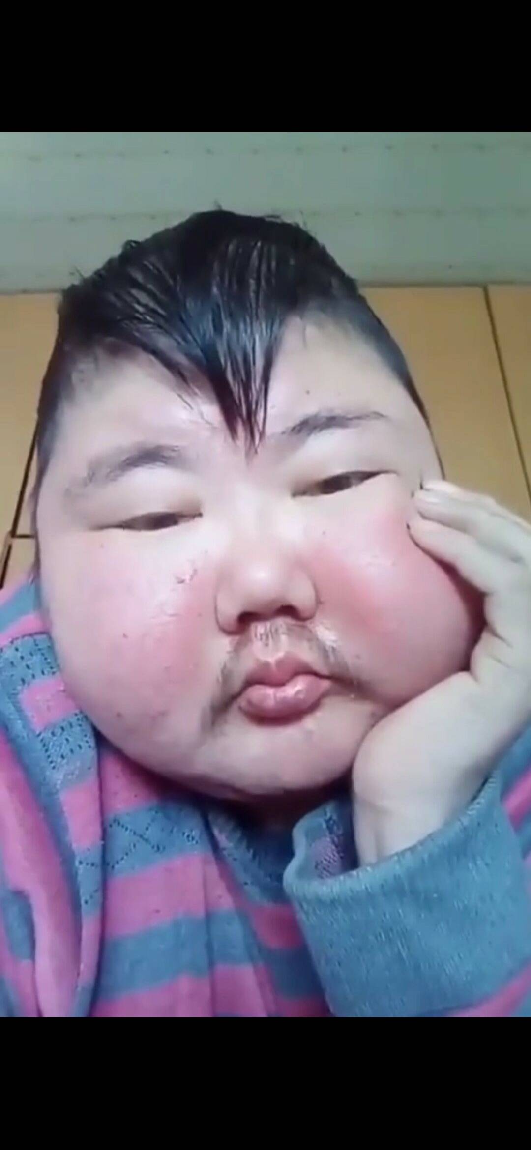 马上过年了，拼西西买了一T30的冷烫药水，自己胡乱拧巴拧巴锡纸，20分钟自己烫了个头19 / 作者:55nb / 