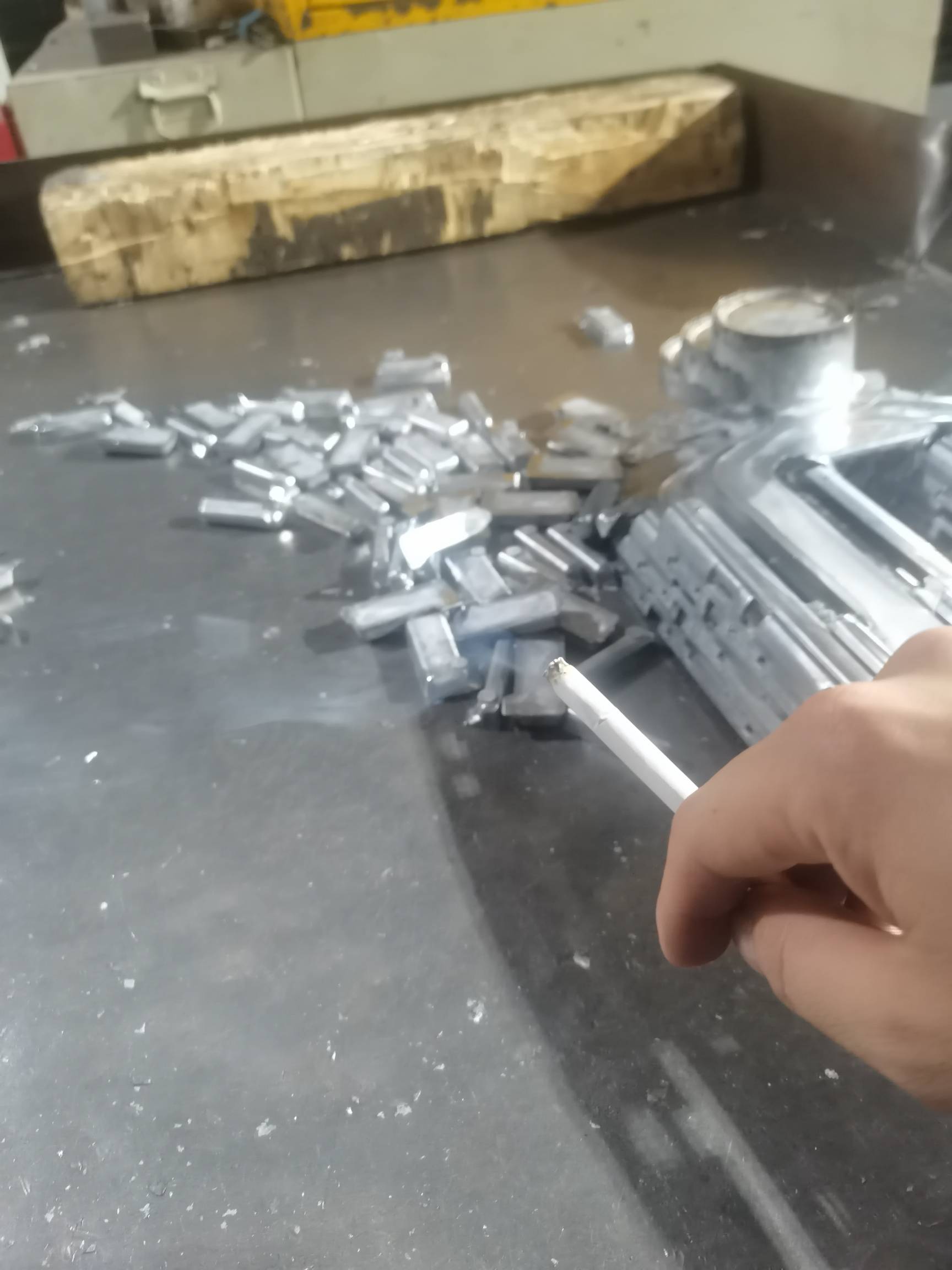 日结厂中寒风吹，流水线上大神归

71 / 作者:第七章 / 