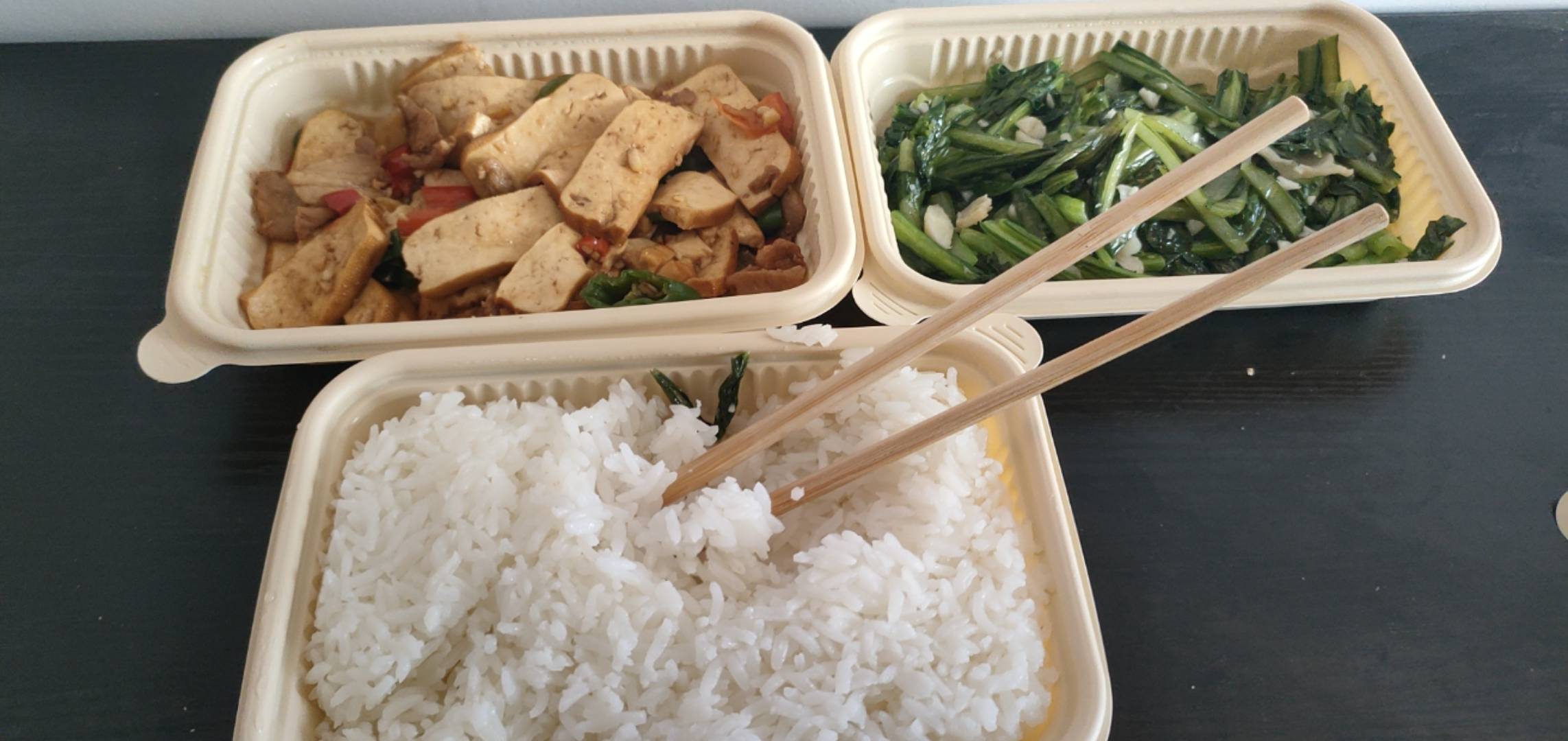 老哥们，吃饭了时间到了，一天一顿。。。

65 / 作者:雅俗共赏2021 / 