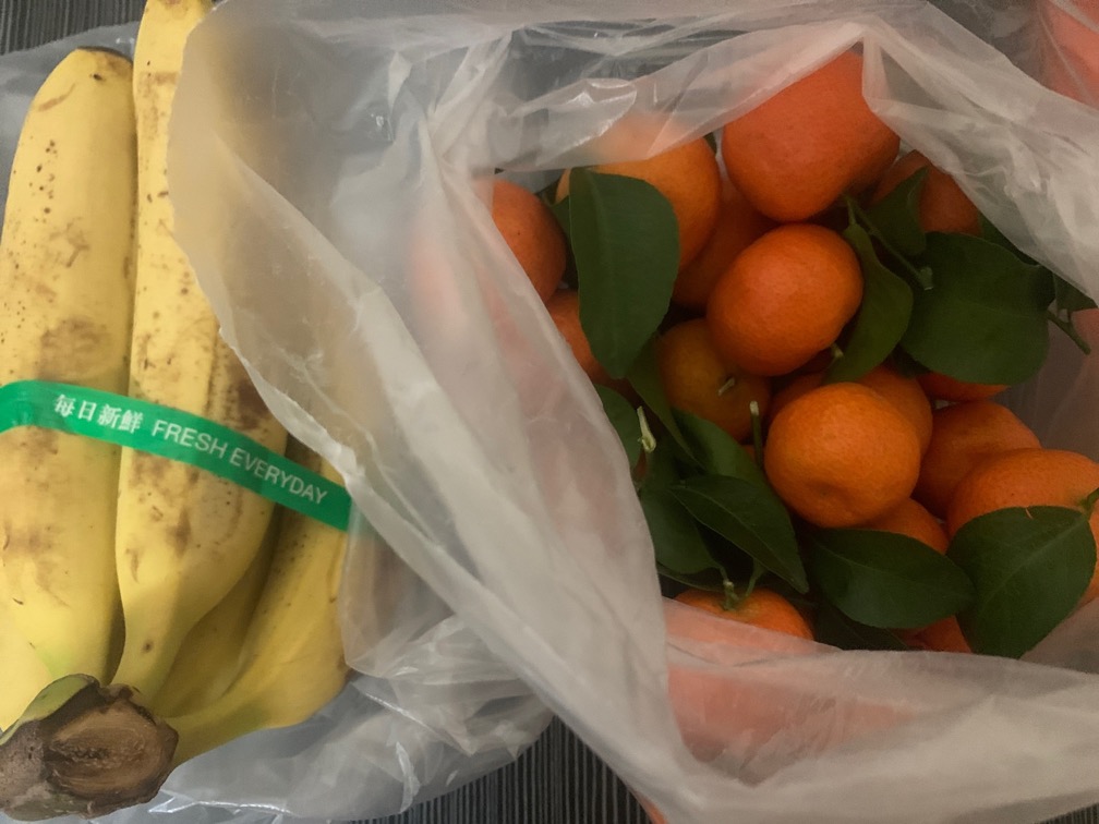 吃 老哥们一块钱买的



76 / 作者:小鬼是魔鬼 / 