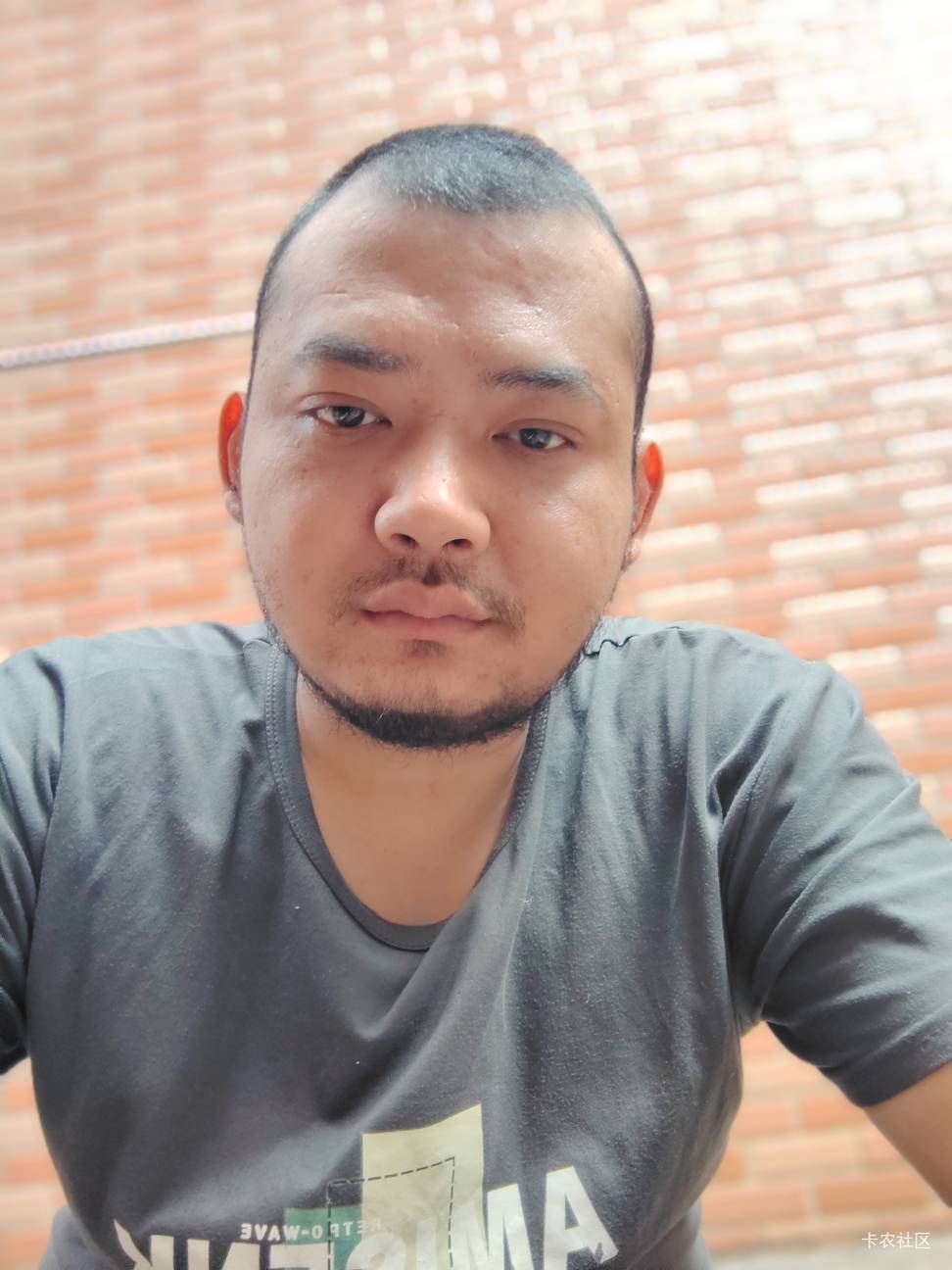 38岁挂壁老光棍身上存款不到三位数

2 / 作者:尛•牛•氓 / 