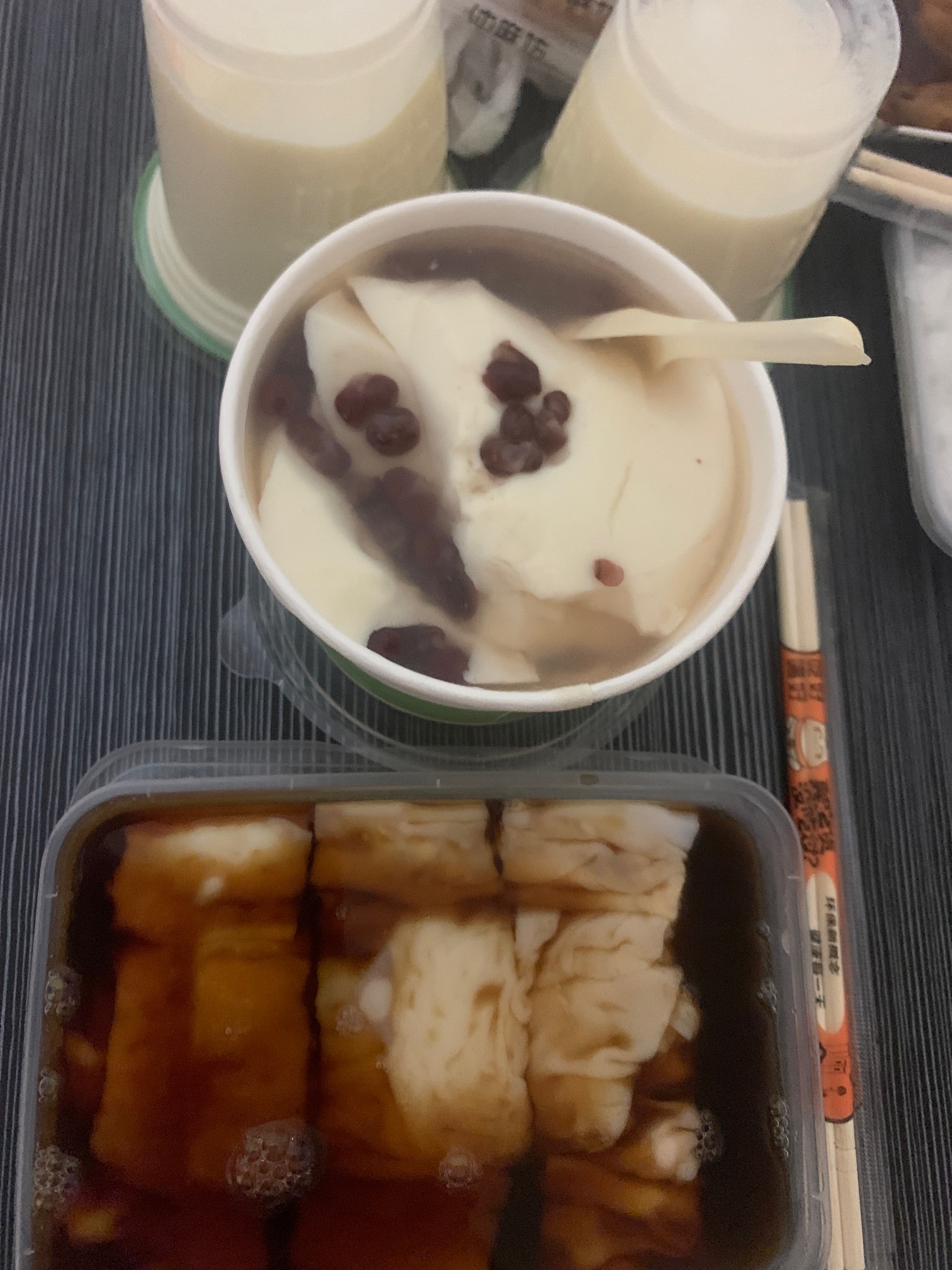 吃老哥们 两块钱买的 


48 / 作者:小鬼是魔鬼 / 