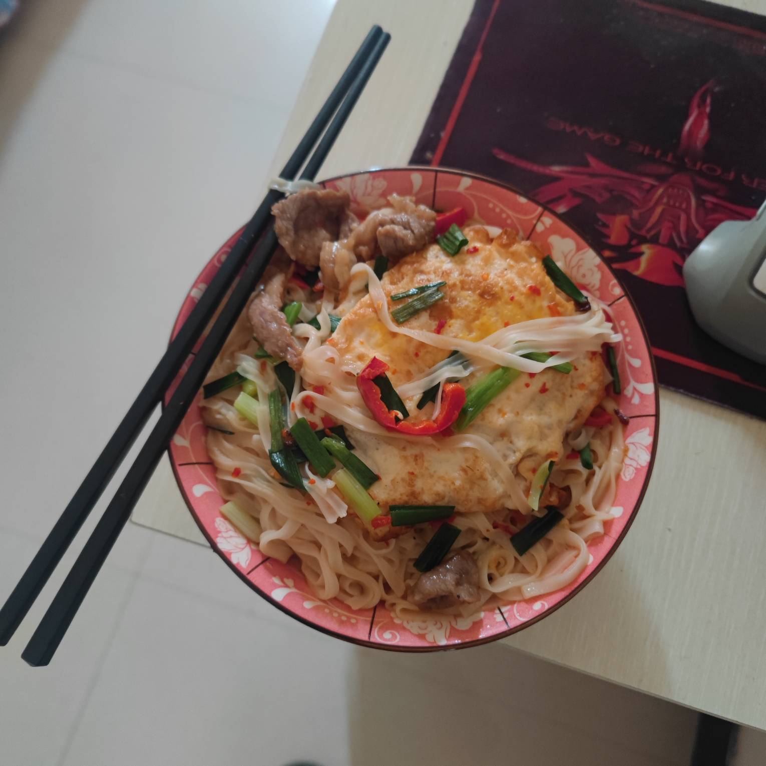 搞个江西炒米粉，忘了买粉，用挂面代替了

71 / 作者:心态放青葱9 / 