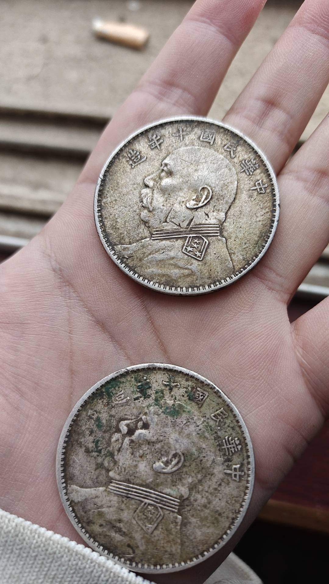 2个袁大头普通的，出了2k，
78 / 作者:天真热水 / 