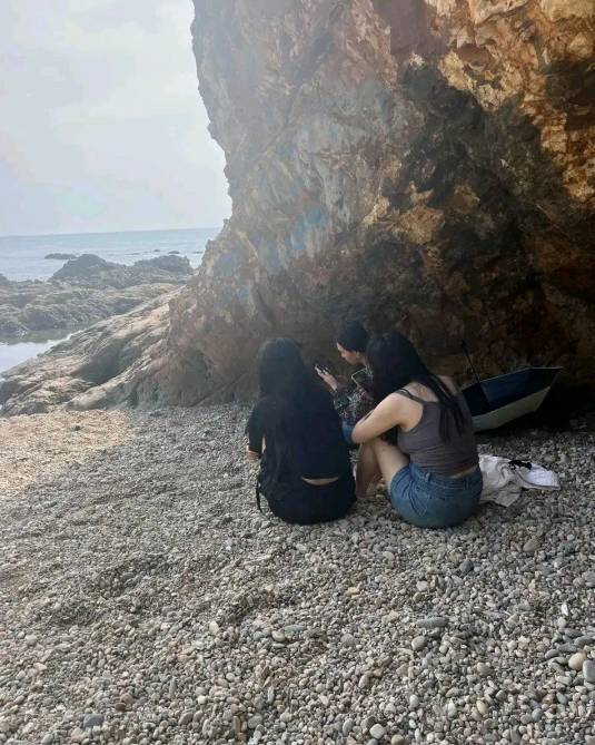 老哥们深A满3了今天刚换中行绑这三家，明天开别的把深A转走有影响不

96 / 作者:匿墨 / 