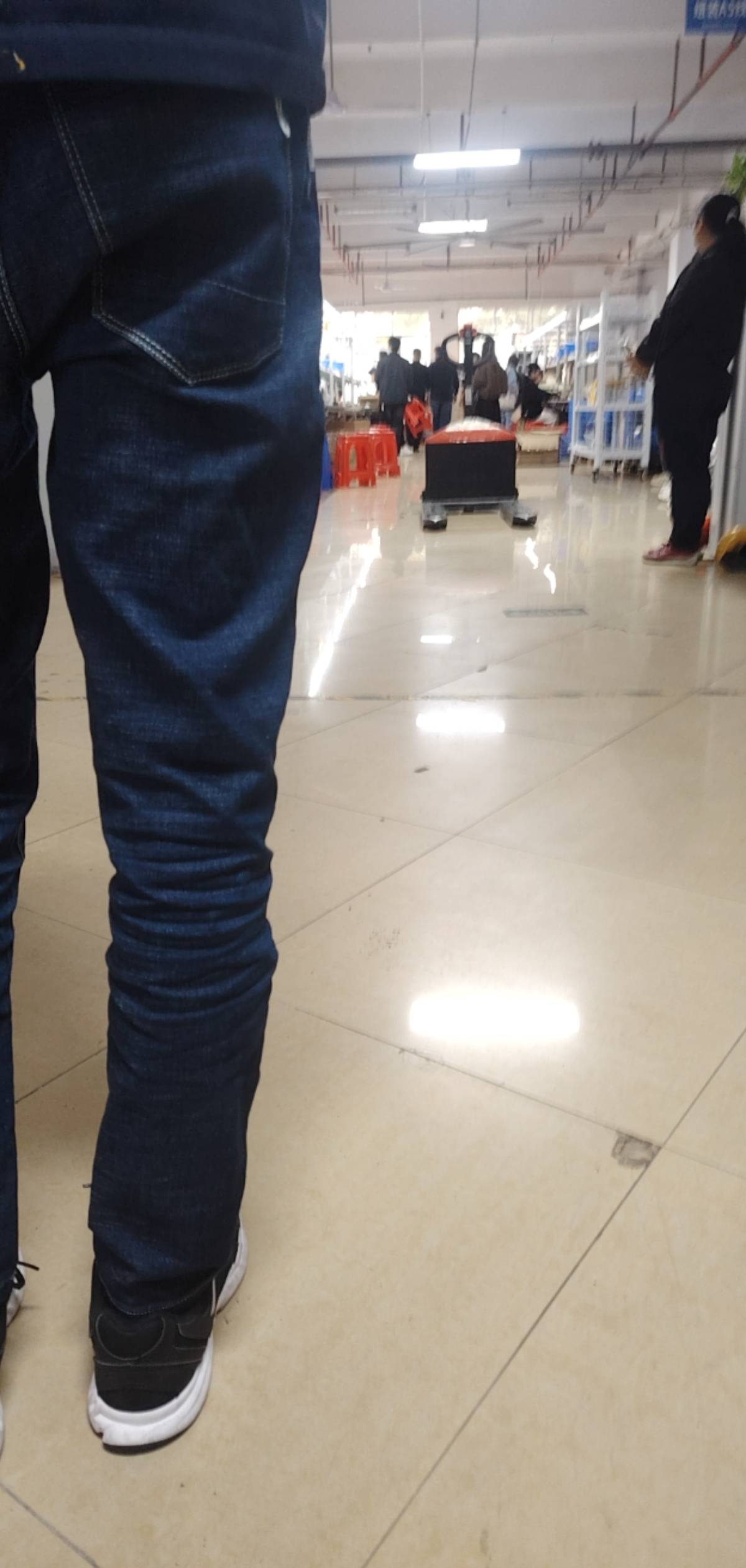 来干挂壁黑厂日结 ，心情很沉重 。老哥拿大毛救我

79 / 作者:我不是挂壁仔 / 