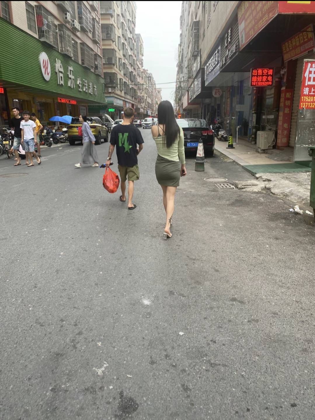 老铁们换一个羊毛快手白天在搞，当下要解燃眉之急还差10毛香烟钱  推荐一下

4 / 作者:虚幻的世界 / 