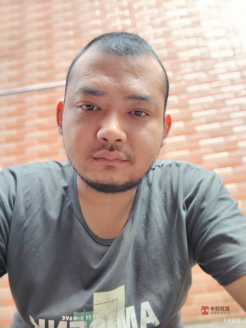 你们有我帅？不可能吧？挂壁仔。

94 / 作者:虚幻的世界 / 