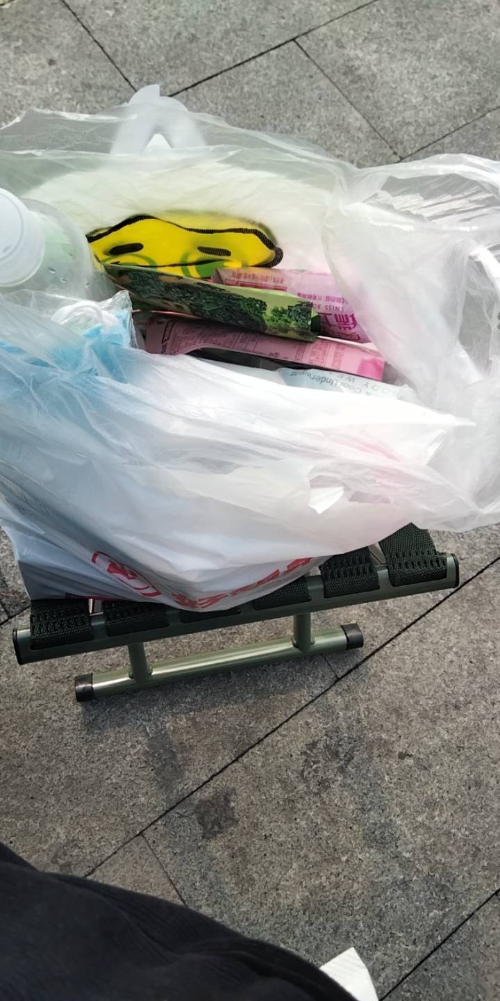 老哥们全身行李就一个椅子，一包吃的，行李都没有，身上就三四百，24小时的绿皮无坐，38 / 作者:宁波躺平老哥 / 