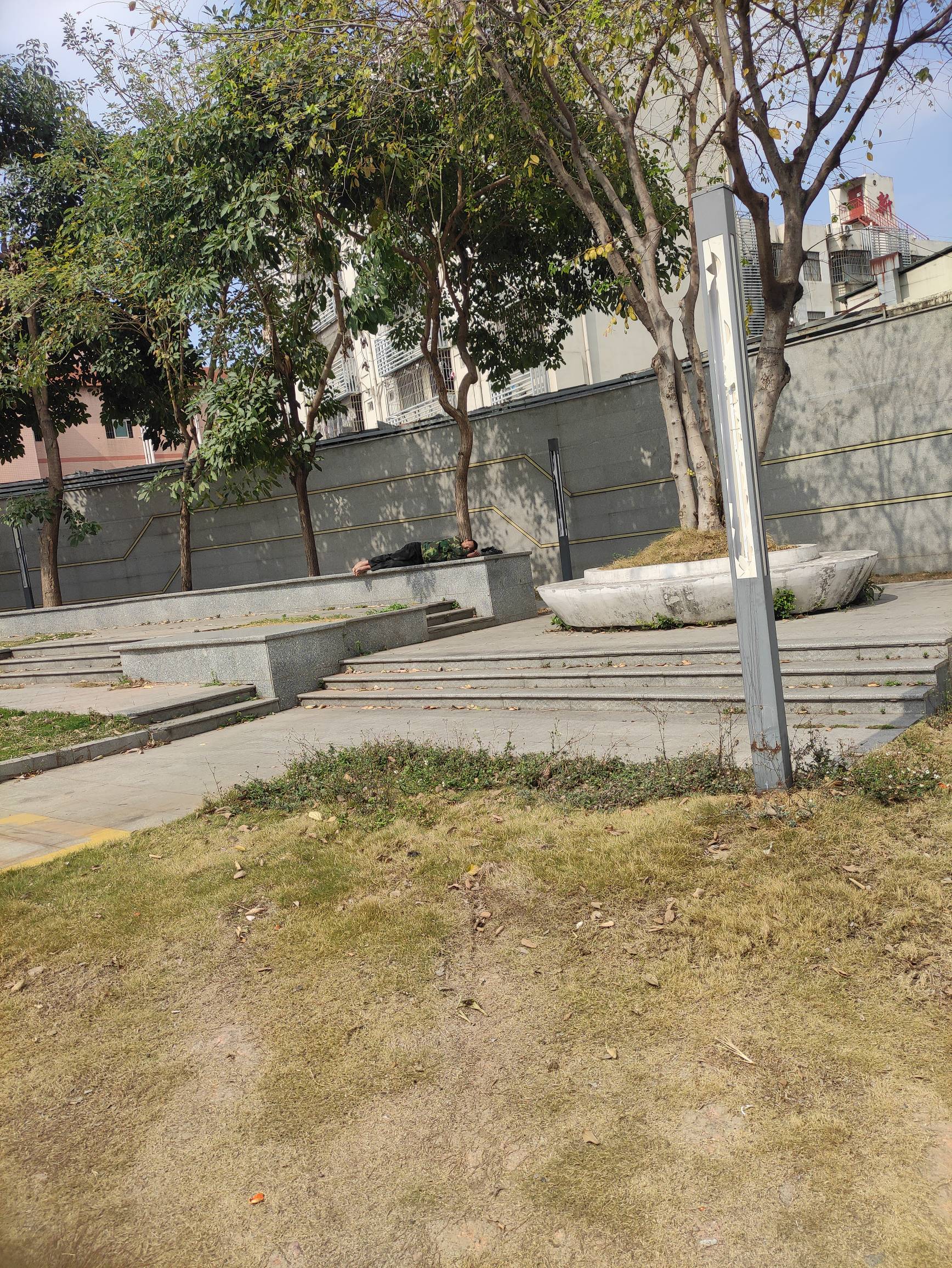 哪个老哥在这睡觉

32 / 作者:如何设置用户名 / 