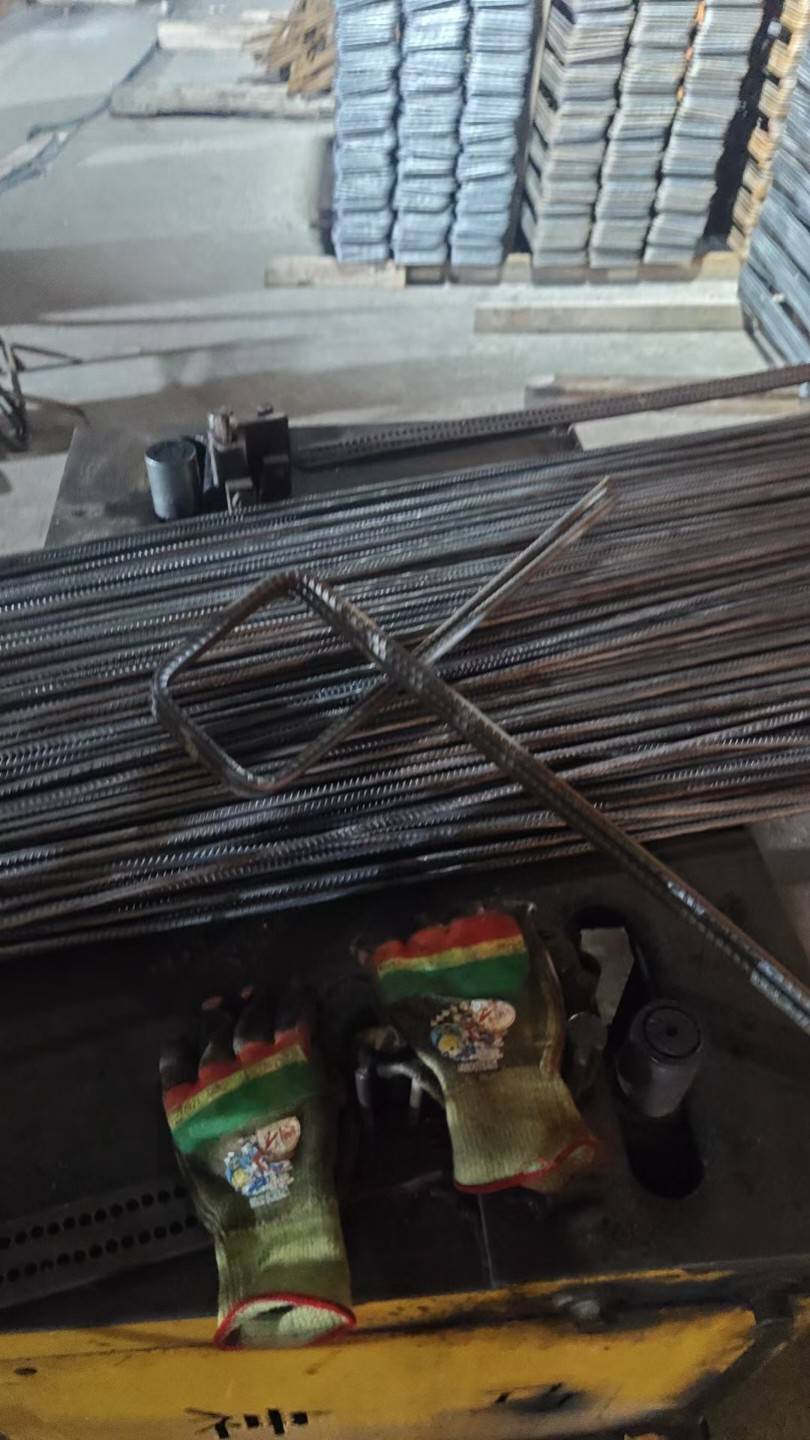 年关将近，多少老哥跟我一样。身无分文，没脸回家。为什么要活成这样。

76 / 作者:自渡，莫求人 / 