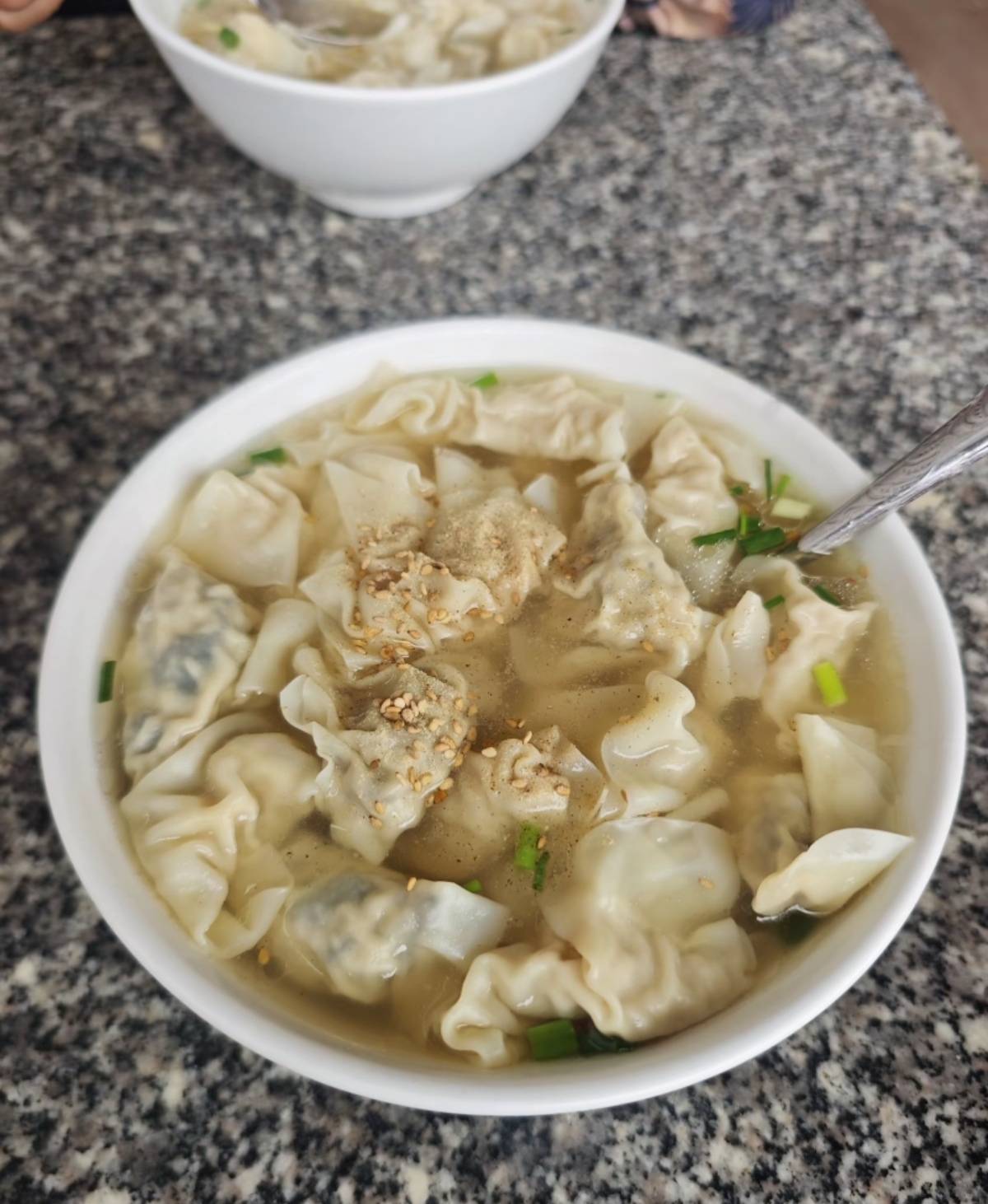 老哥萌到家了，直接干俩碗美滋滋

39 / 作者:凤鸣 / 