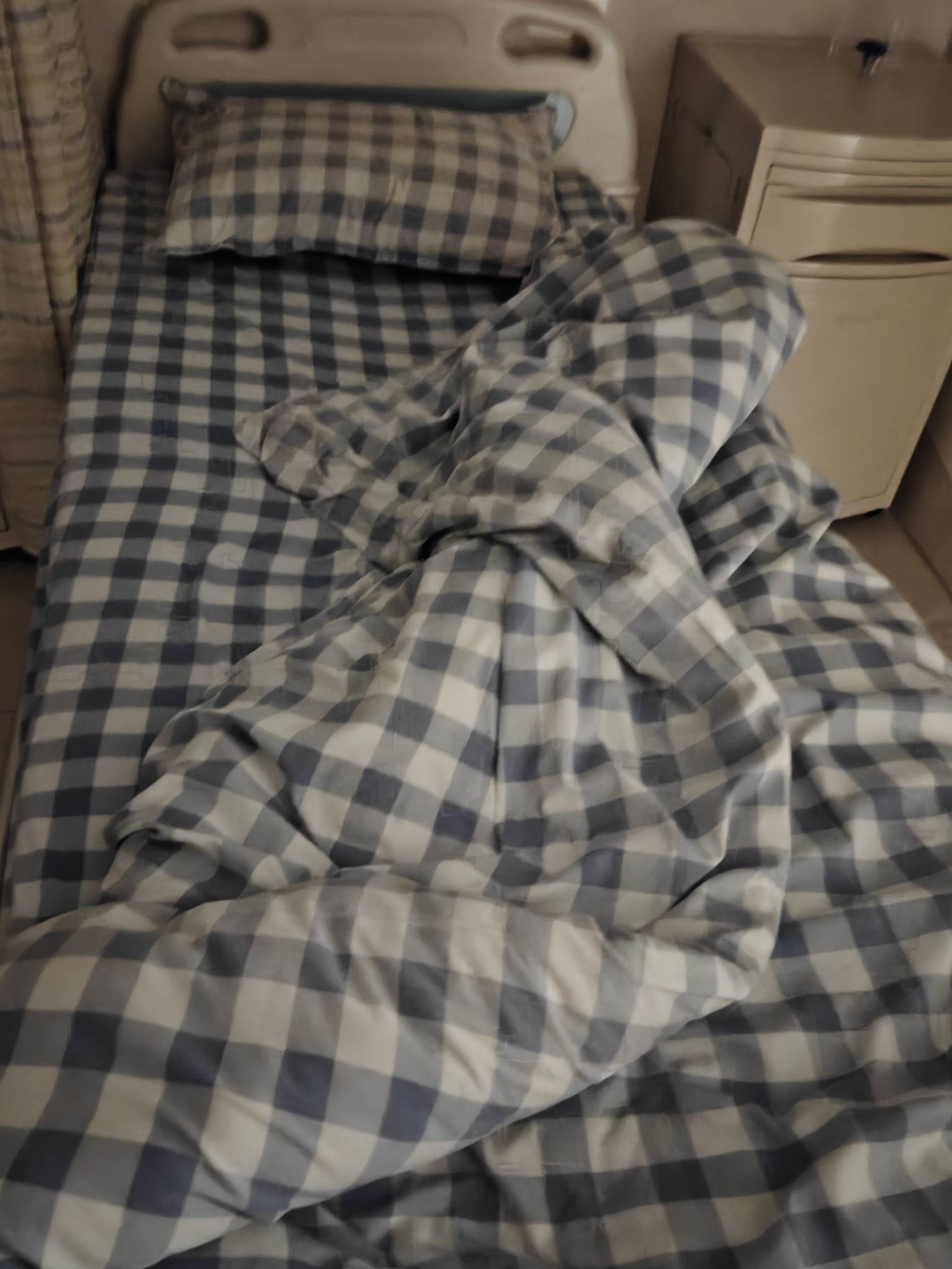 老哥们挂壁在医院睡会被赶出去吗


42 / 作者:袁鸿 / 