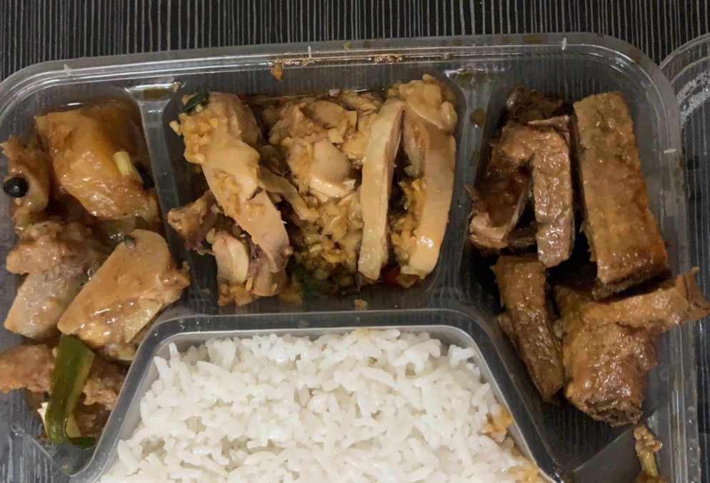 吃老哥呢 


79 / 作者:小鬼是魔鬼 / 