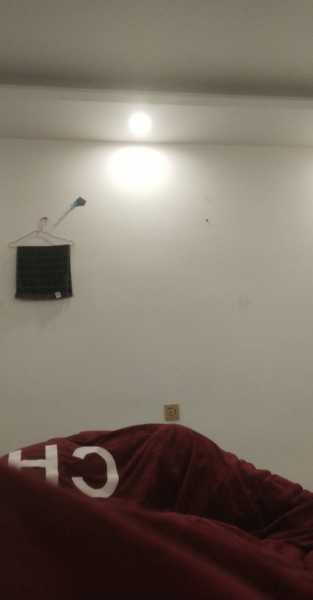 挂壁仔6点不到就被叫起来 说我没挣到钱还有脸睡 

15 / 作者:温柔is / 