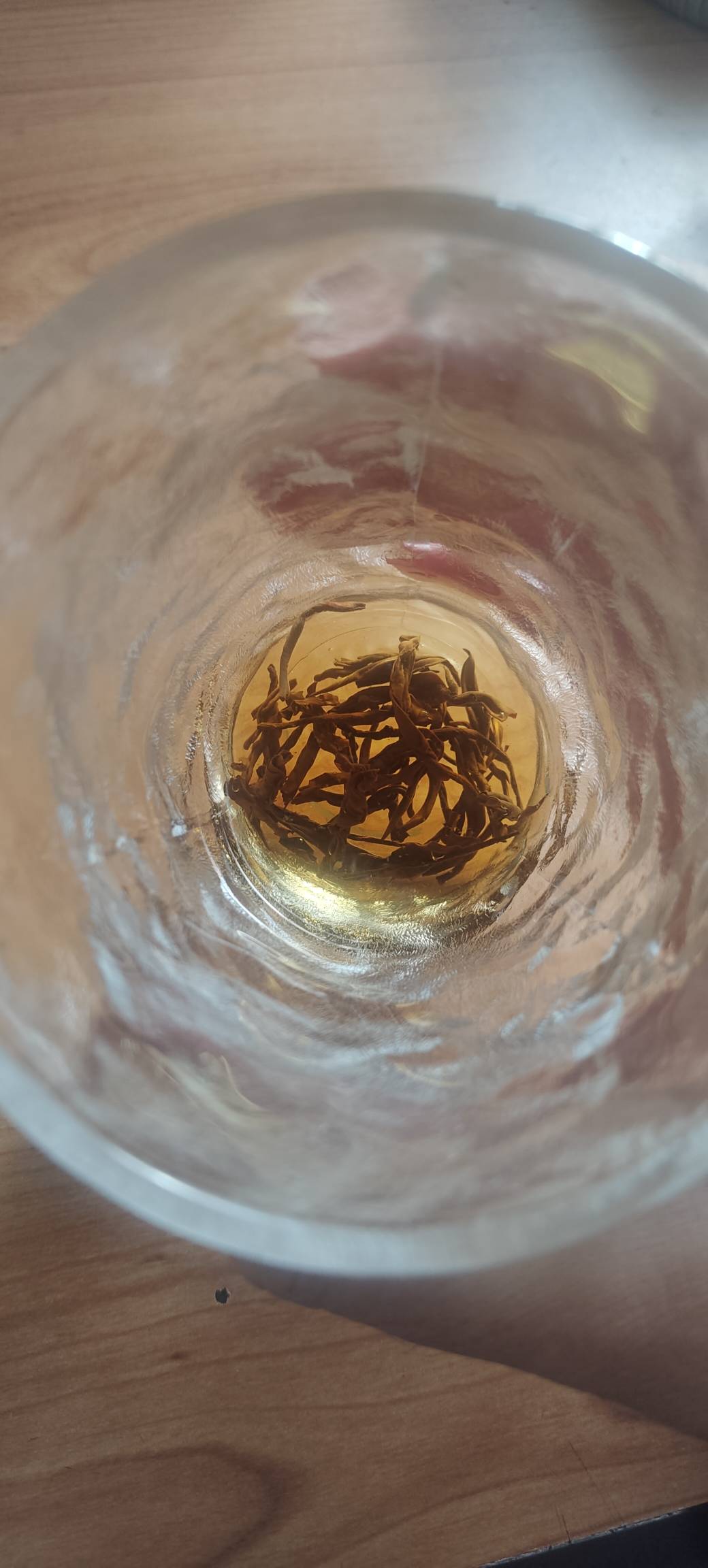 昨晚上老哥输了在宿舍吱哇乱叫，搞的睡不好，花了30在丑团上面买了包茶叶泡茶喝了，钱22 / 作者:扛不住了老哥们 / 