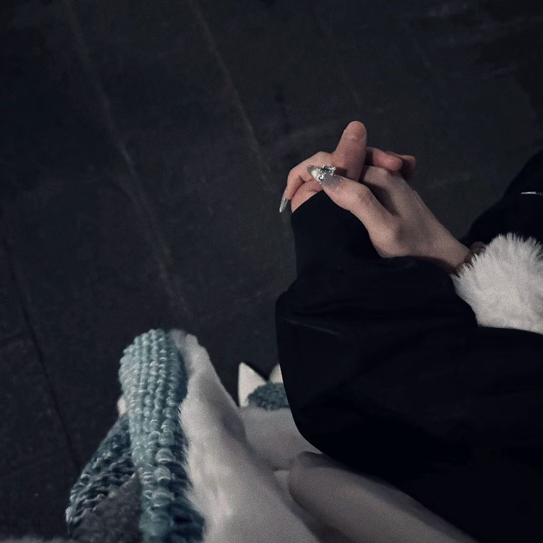 呵呵，我现在就如同一尊佛。万法皆空。不近女色。

81 / 作者:一天两顿拼好饭 / 