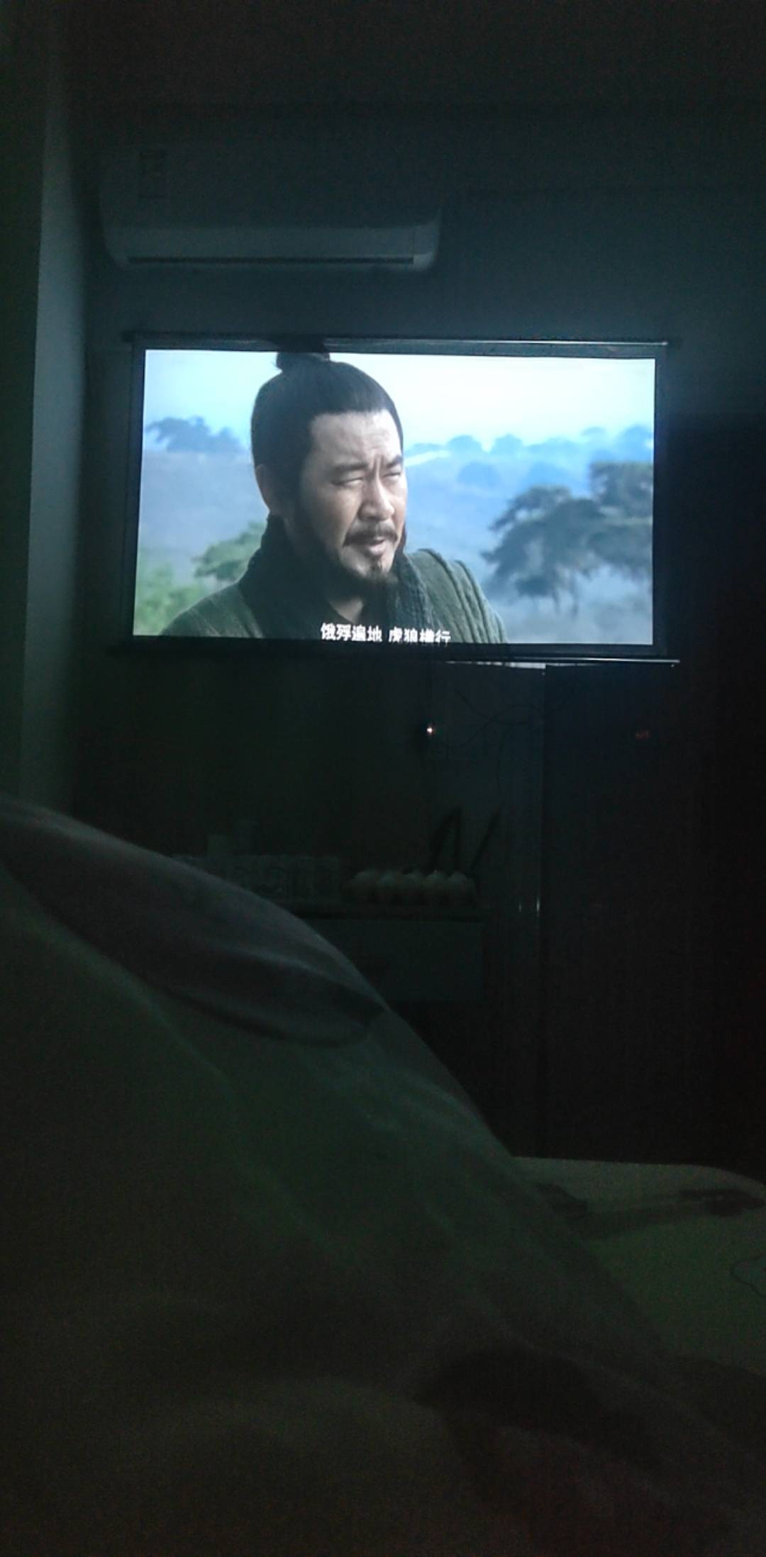 哎，又要交网费，又要交电视会员，一个月100块

44 / 作者:挂比了救我鸭 / 