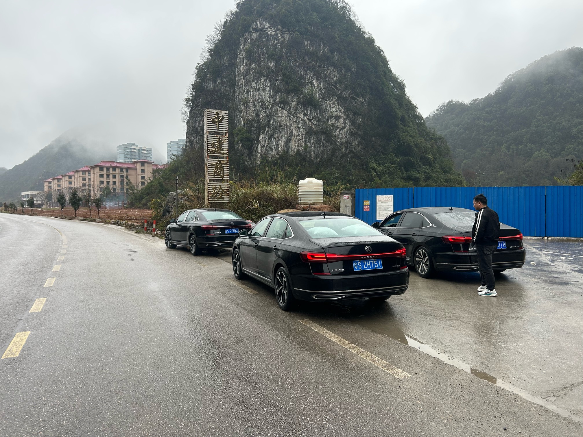 老哥们回家过年了，马上到村口好害怕


98 / 作者:广东最后一次 / 