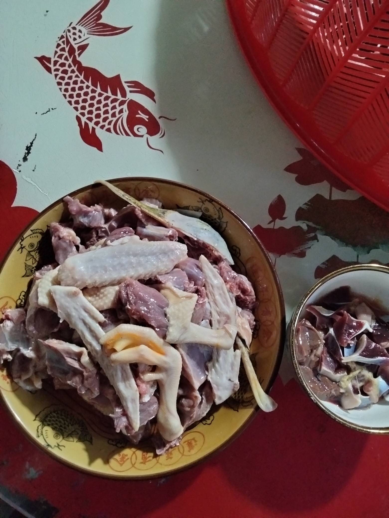 回村了虽然没什么钱，但是天天不是吃鸡就是吃鸭，我妈说赶紧把家里的鸡鸭吃完养好精神93 / 作者:君子之交淡如水 / 