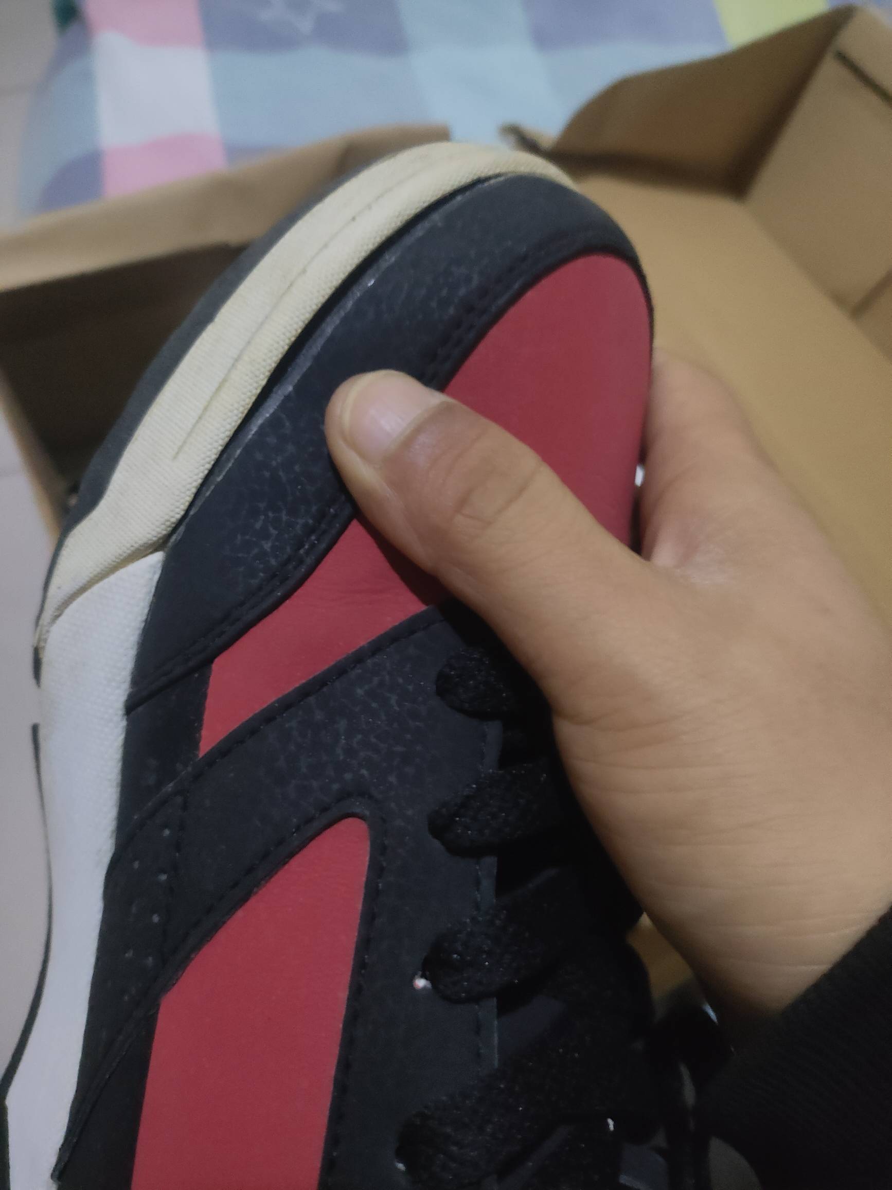 鸿星尔克前几天鞋边开胶了现在有点大了，用啥胶能黏住，502不行

38 / 作者:Apppppp1 / 