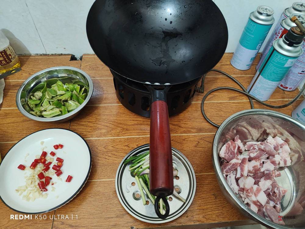 老哥们都是0.01买东西的，那来超过100买东西的发漂？

90 / 作者:朱铁胆 / 