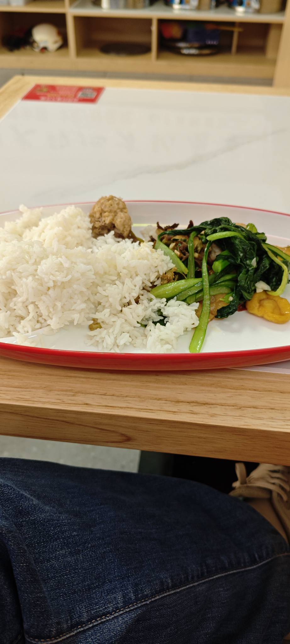 又吃上挂壁快餐了

47 / 作者:卡农豆包 / 