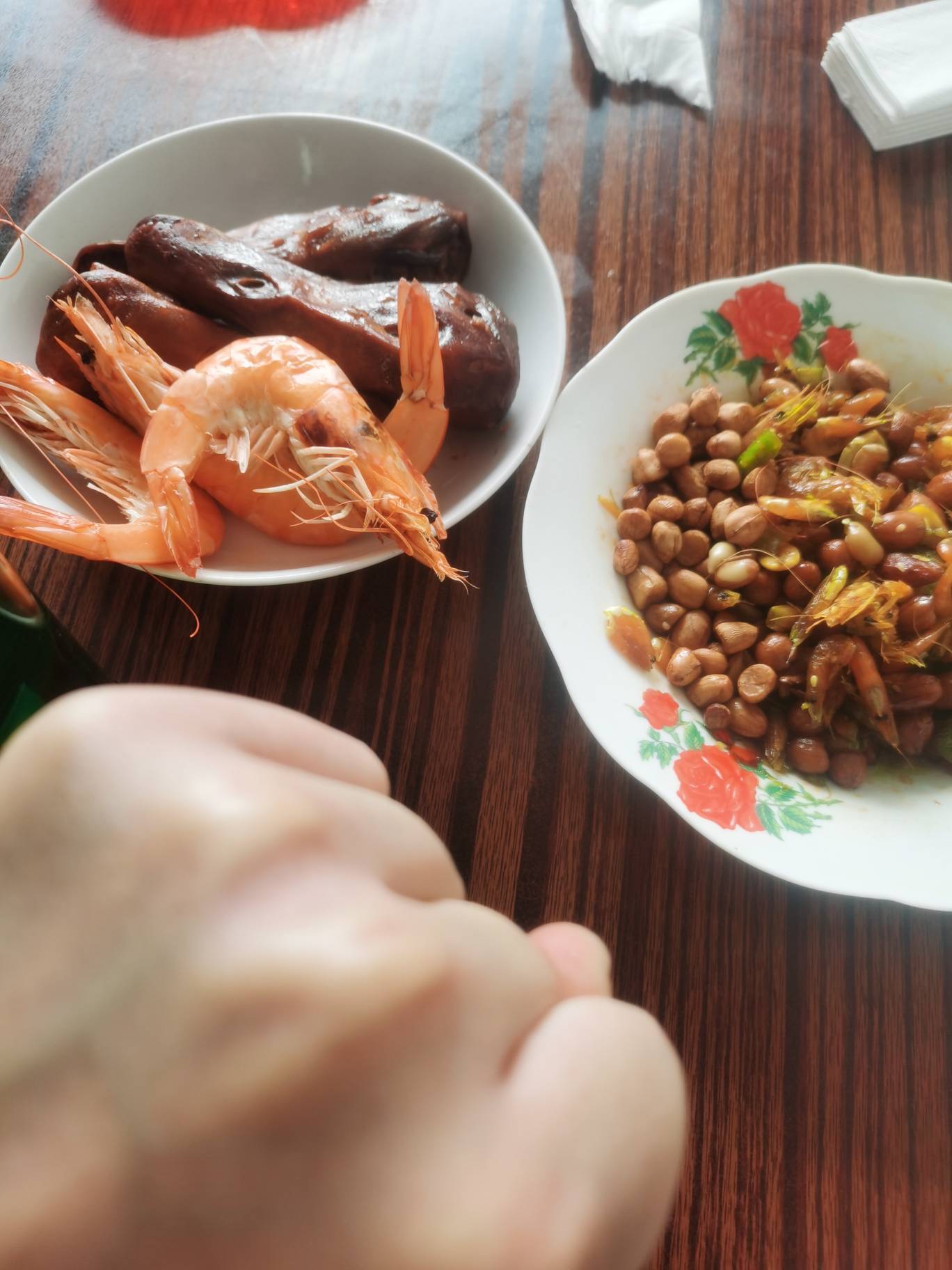 无聊啊，别人都出去玩牌了我没有钱只能在家喝酒

62 / 作者:番茄炒土豆 / 