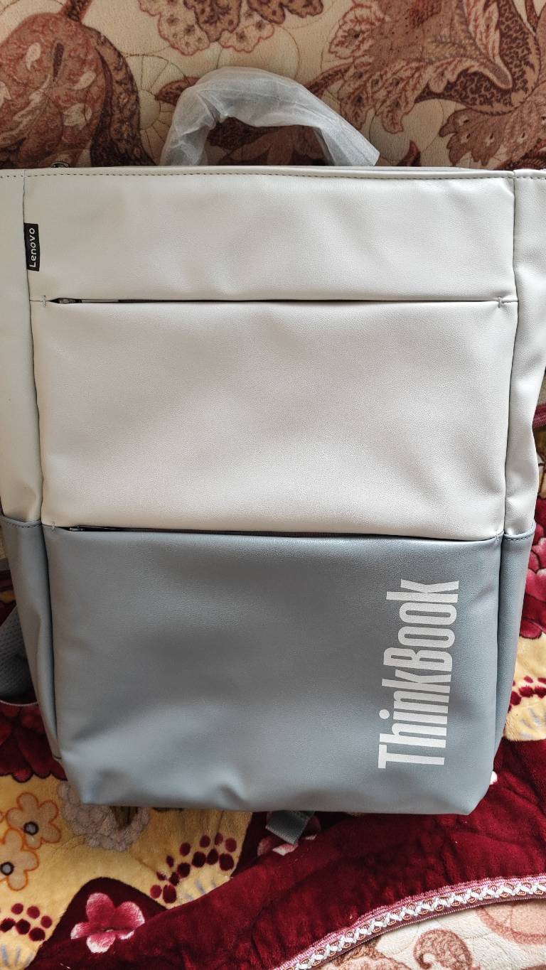 联想植物盲盒到了，里面是个抱枕还有几个墙贴和一个大袋子，联想还送了个背包看着挺不21 / 作者:大老黑呀 / 