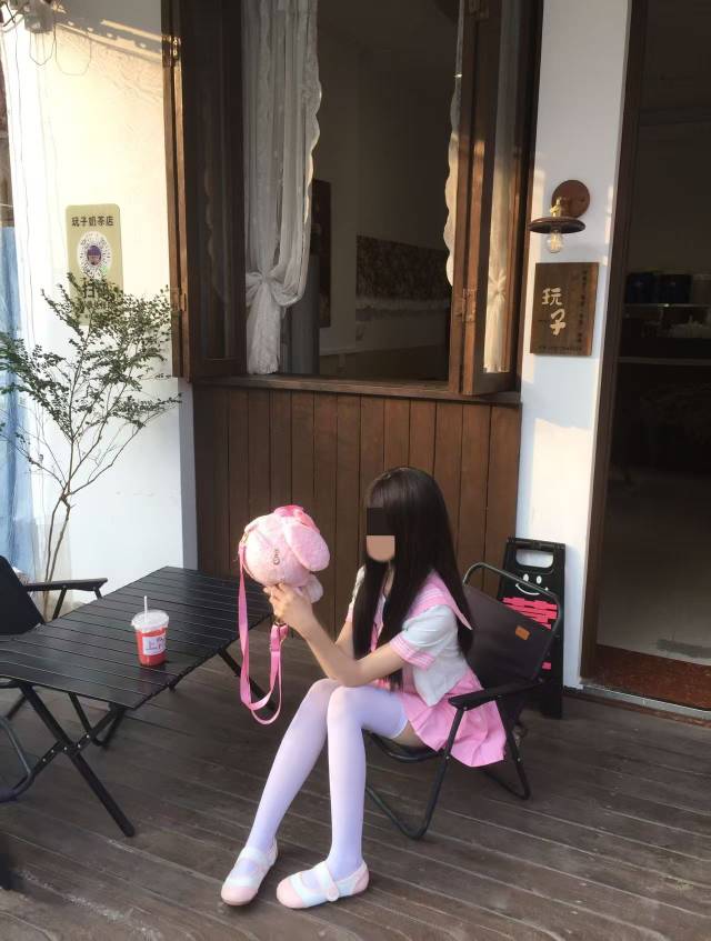 老哥们女朋友发了两个520，要不要收

65 / 作者:挂比了救我鸭 / 