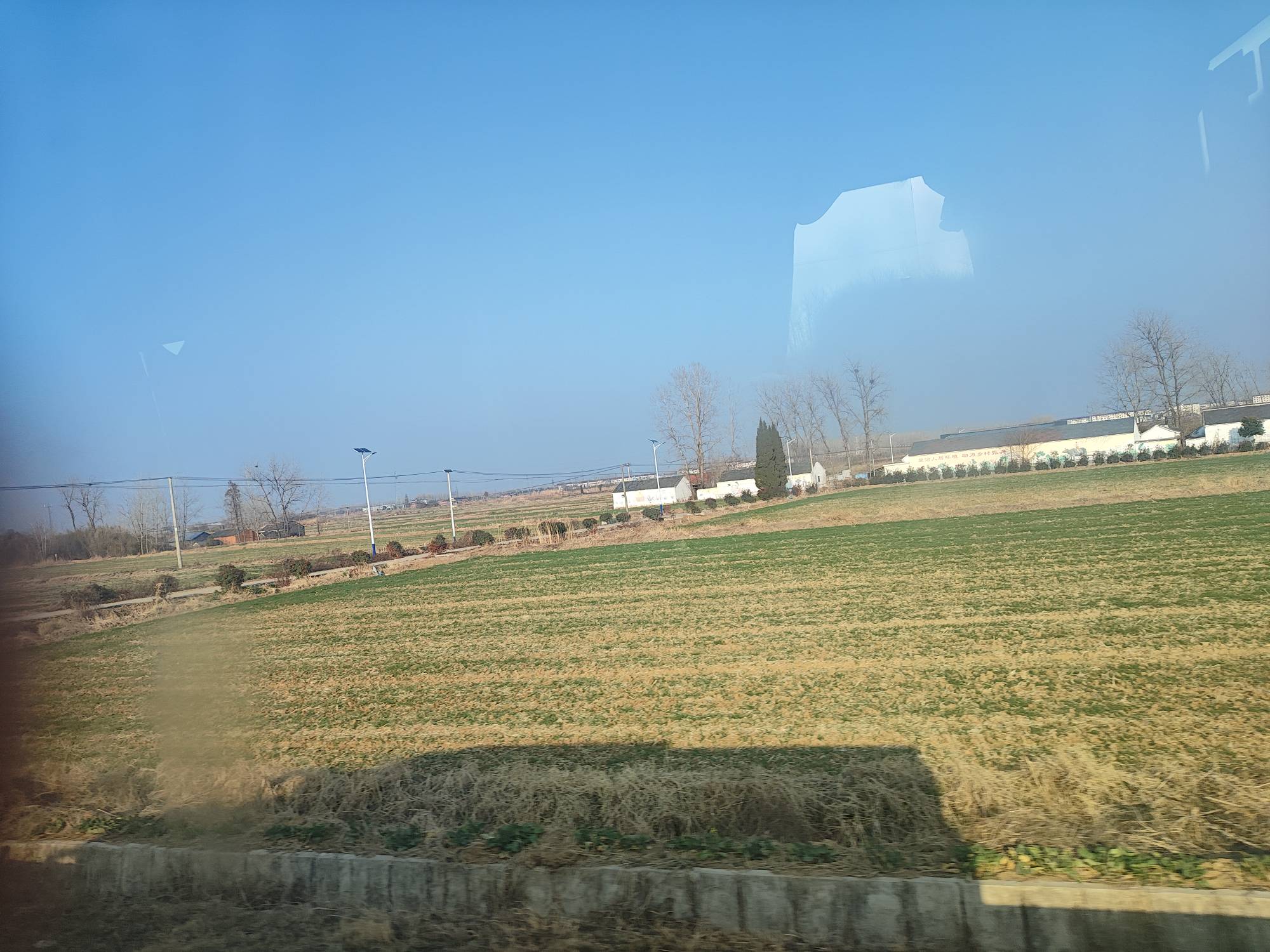 马上到家了老哥们，带着800块回家过年了，大巴车坐着真难受啊一股臭脚丫味

92 / 作者:几把毛都没有绝望了 / 