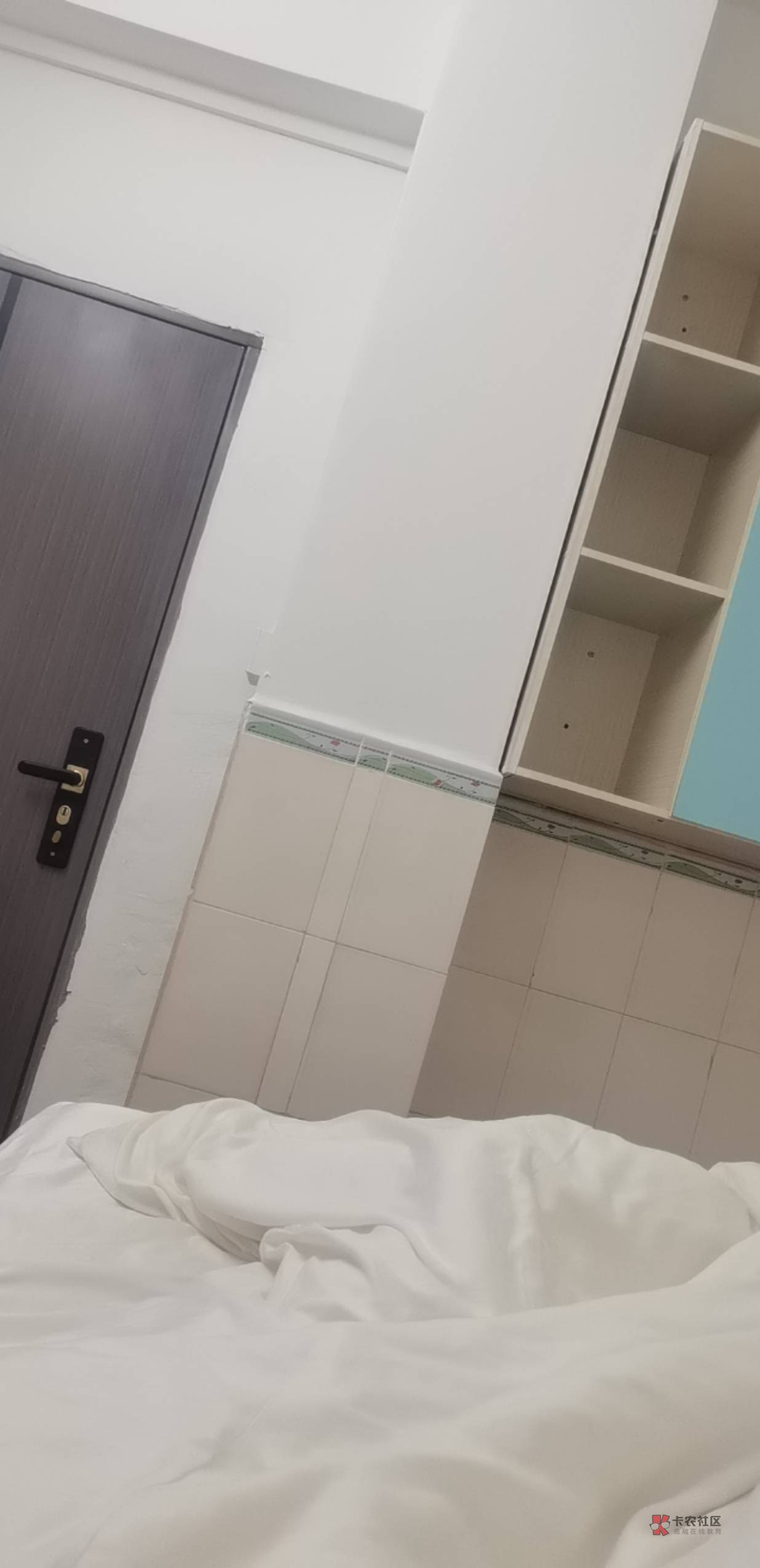 过年只有汉堡炸鸡兰州拉面吃

48 / 作者:风中之神-聂风 / 