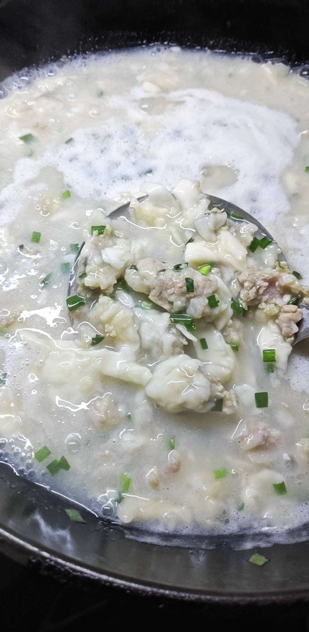 这人生头一次包的饺子一煮就成浆糊了，以前都是买的速冻，好可惜啊，韭菜羊肉馅的

25 / 作者:规矩的男人 / 