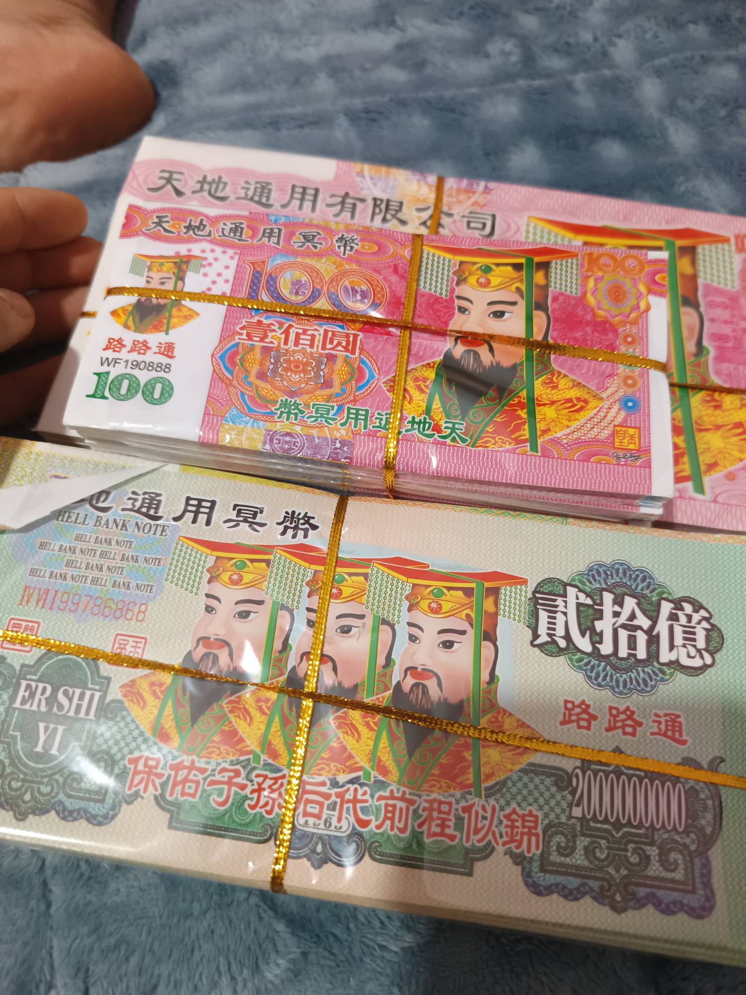 跟本花不完

25 / 作者:浪花的泡沫、 / 