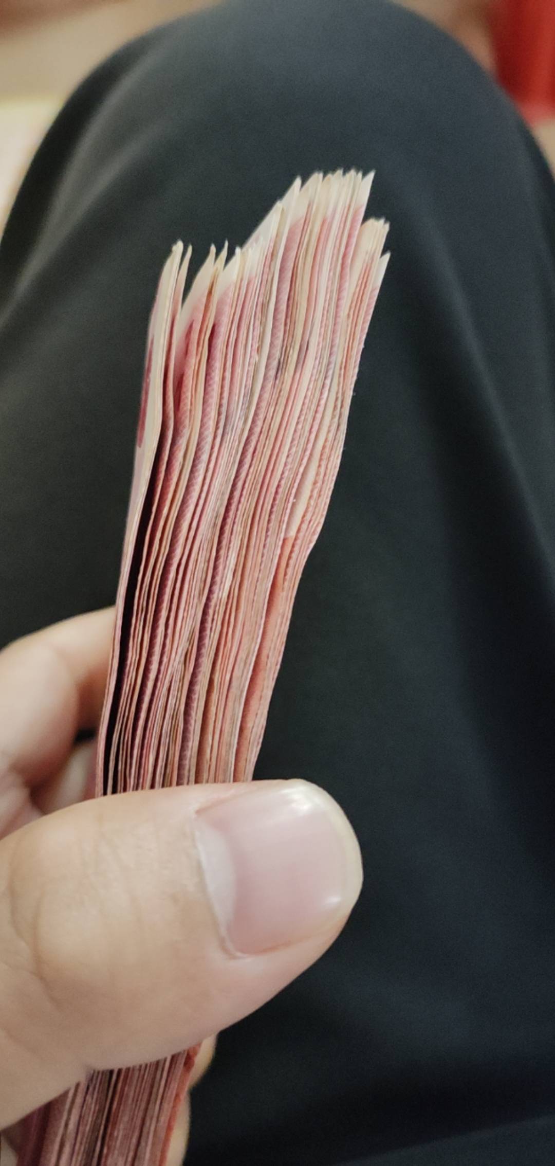 回家了，老登给我的红爷爷，让我今年生性点

56 / 作者:末日躺地哥 / 