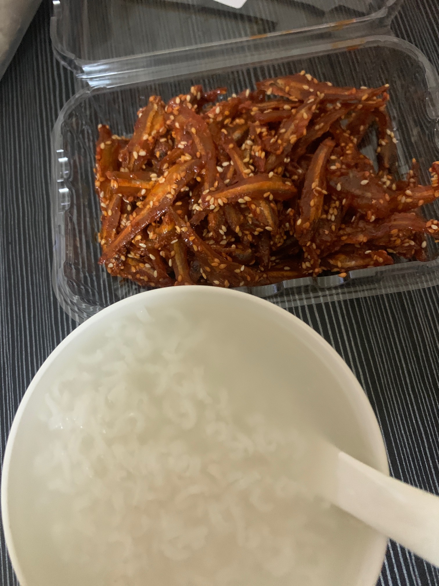 吃 老哥们 0.2

44 / 作者:小鬼是魔鬼 / 