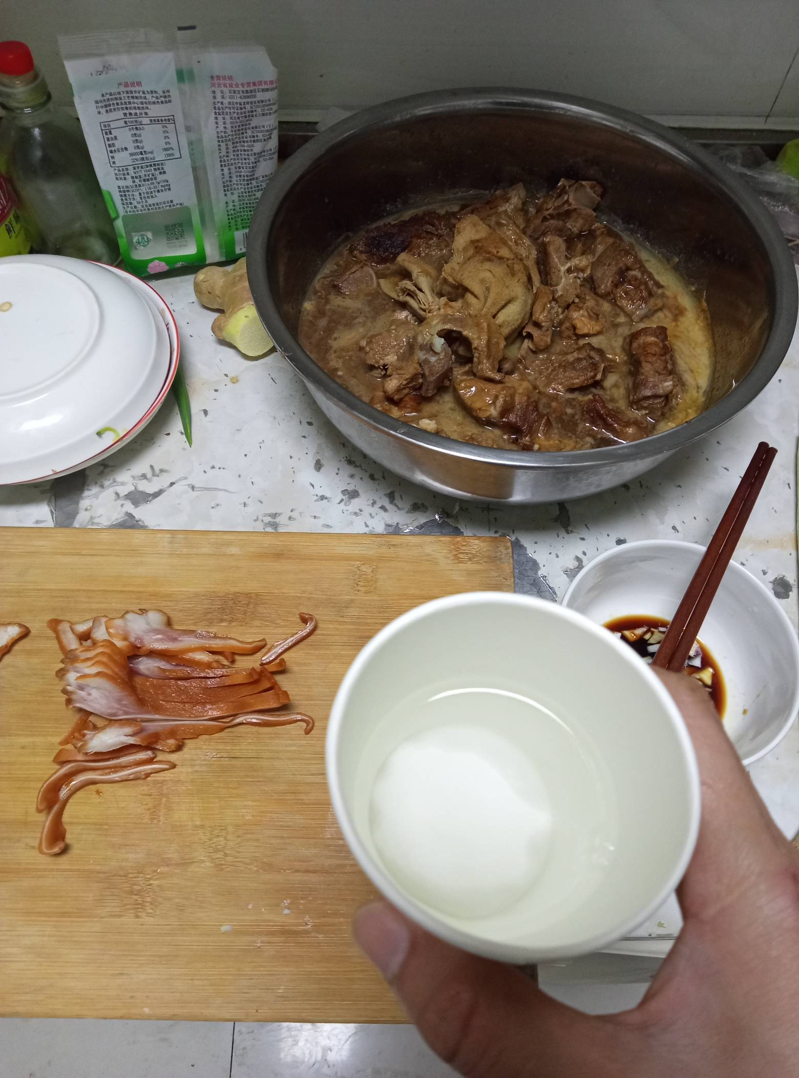 喝起来，猪耳朵，排骨

63 / 作者:取个啥啊 / 