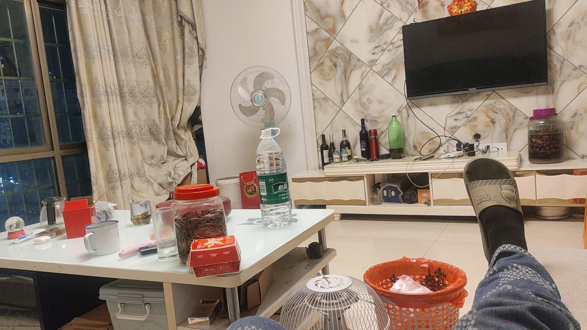 刚到家就后悔了 还不如在挂壁房呢 坐火车站了9个小时 服了

52 / 作者:啦啦啦啦啦乖乖 / 