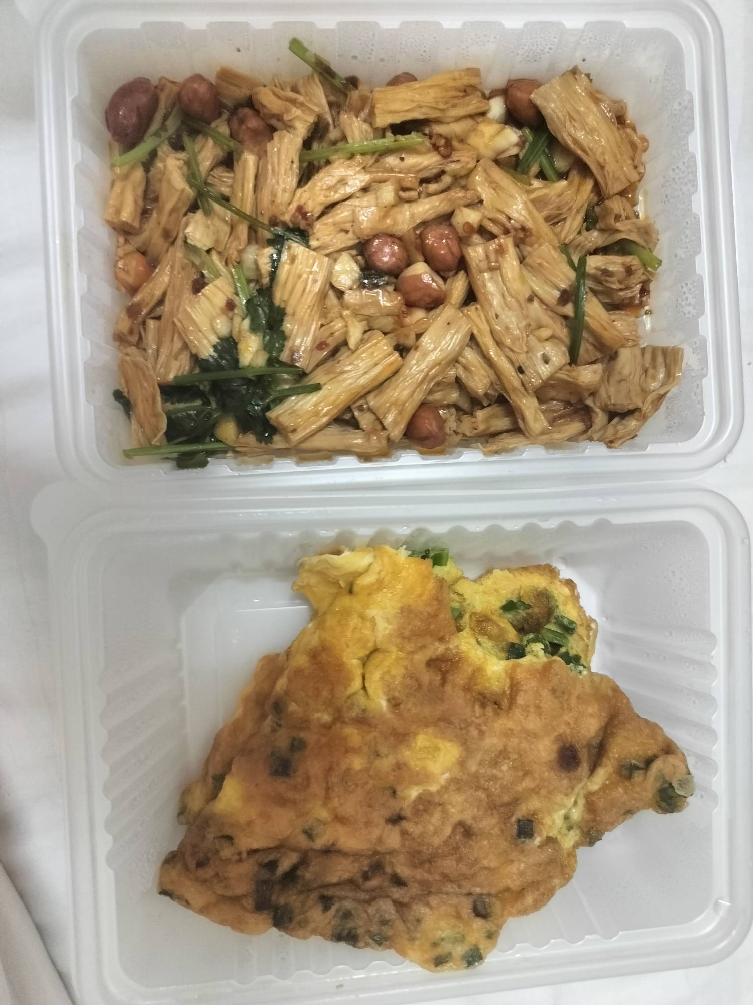 老哥们，吃饭啦今天第一顿

33 / 作者:等风莱山区 / 